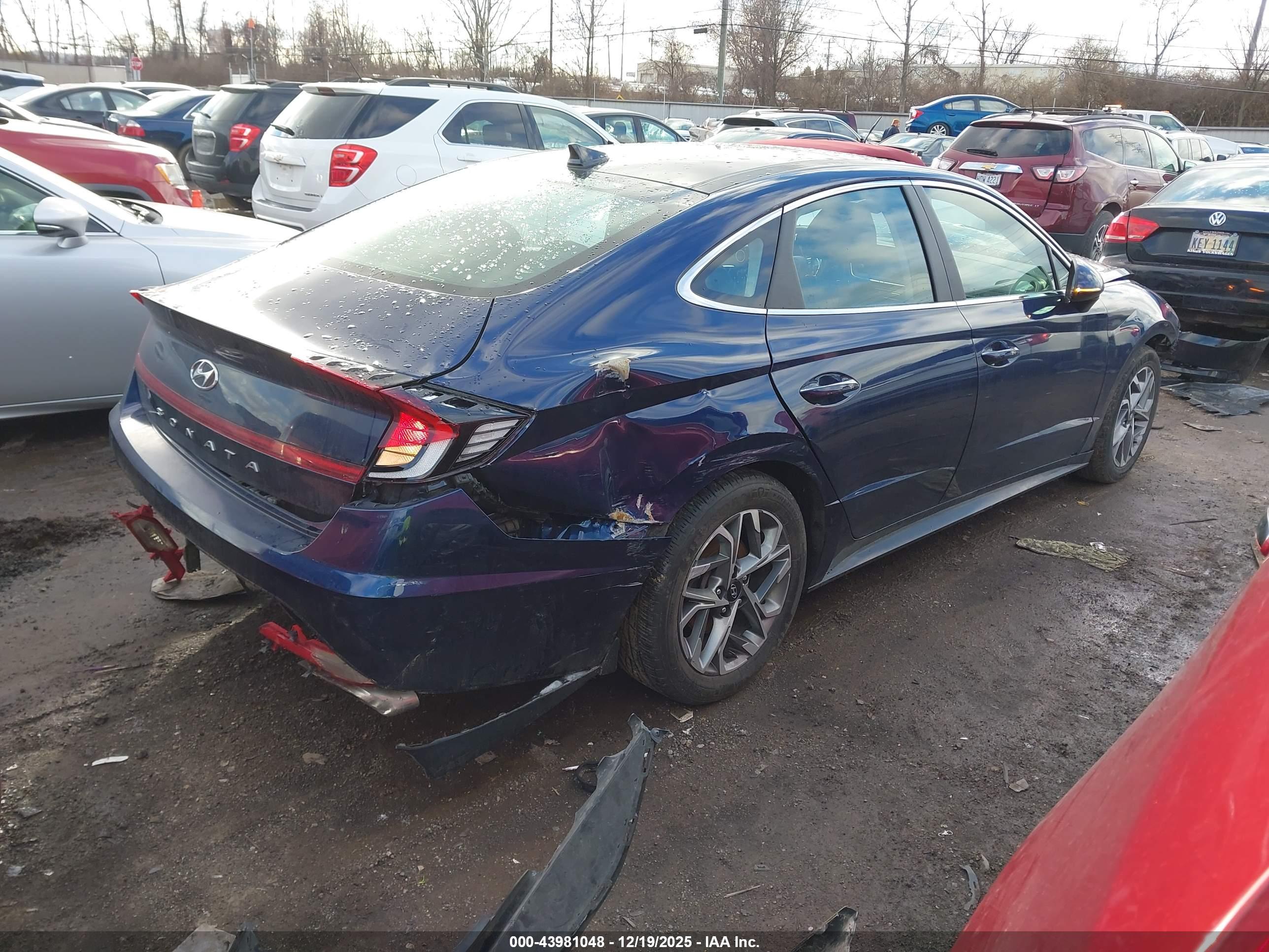 HYUNDAI SONATA image 4