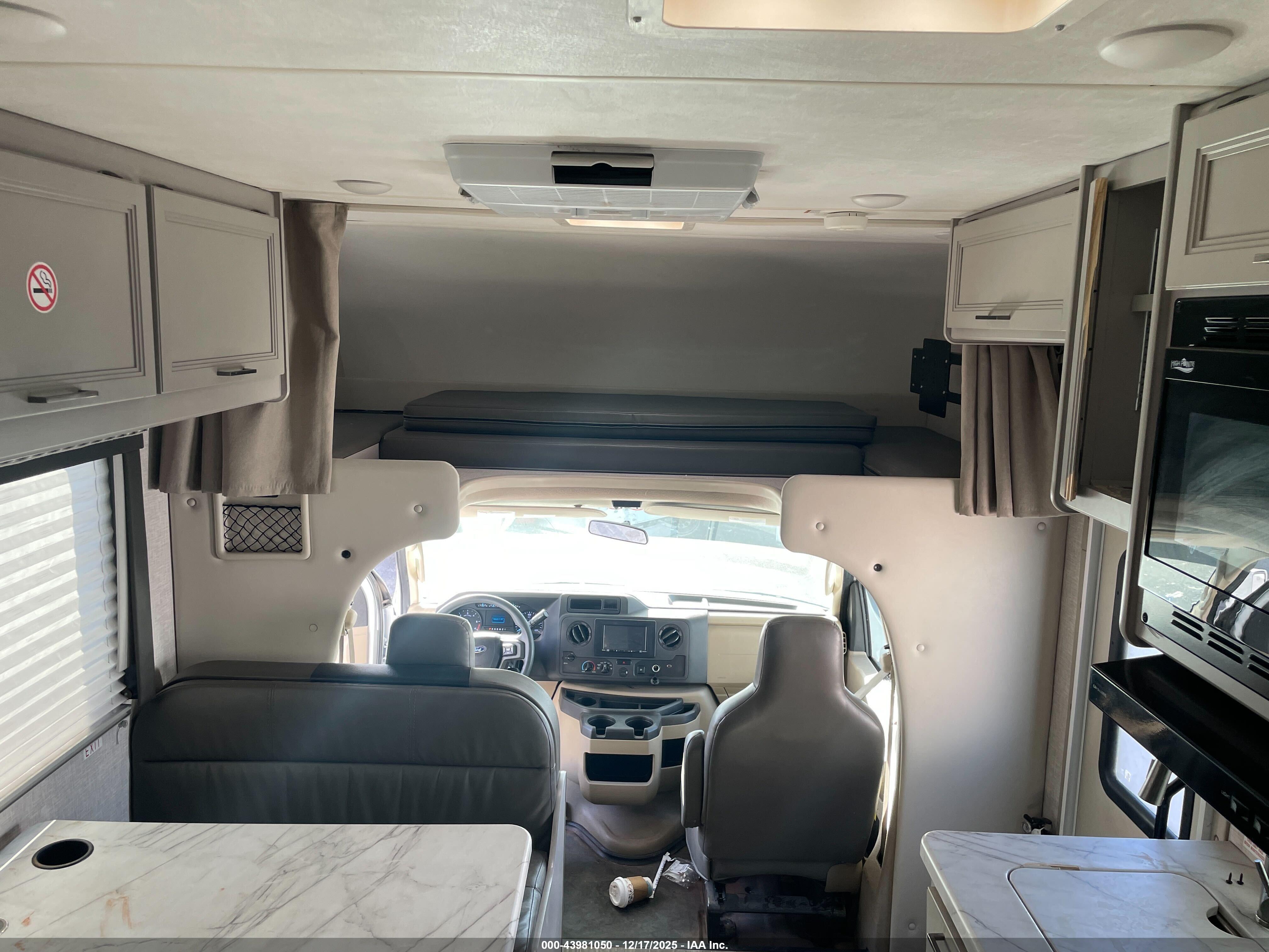 FORD E-350 image 8