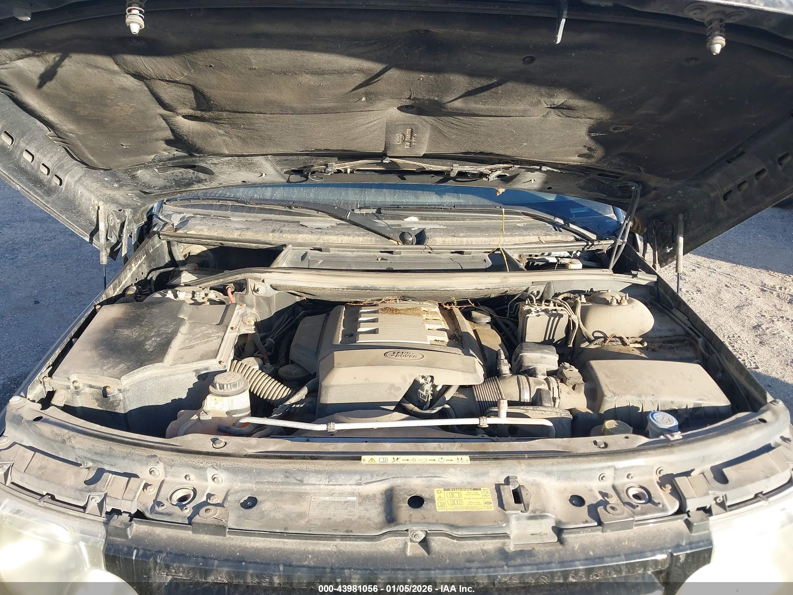 LAND ROVER image 10
