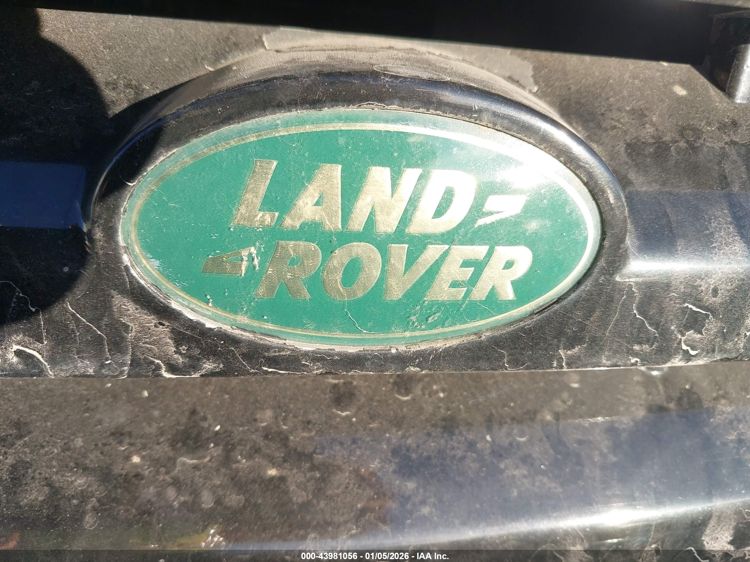 LAND ROVER image 6