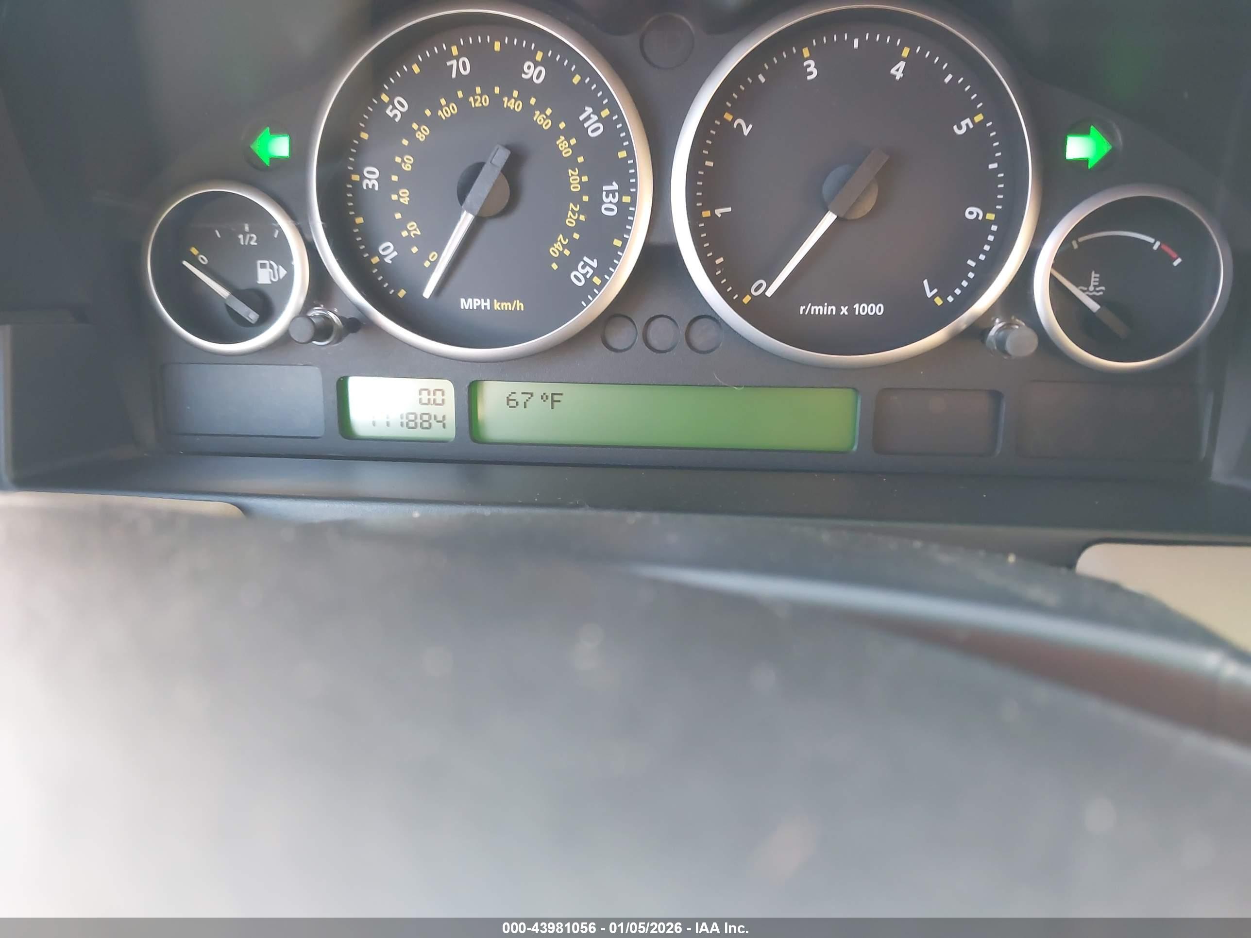 LAND ROVER image 7