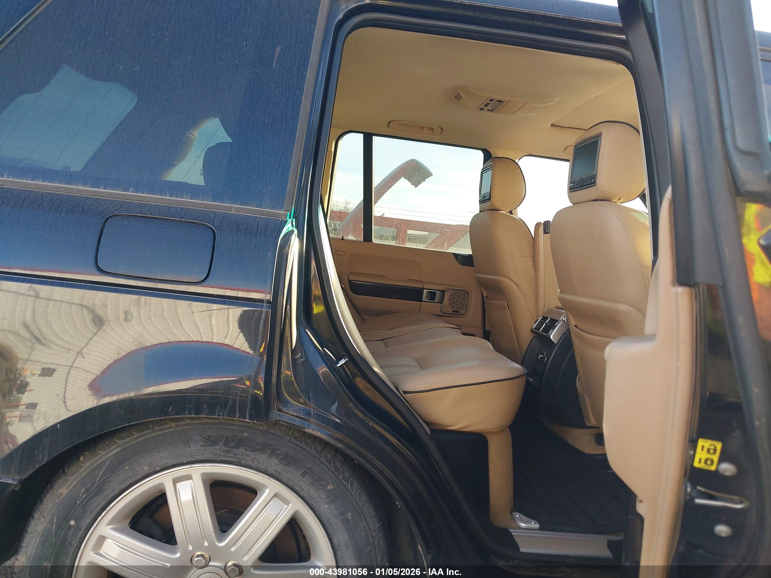 LAND ROVER image 8