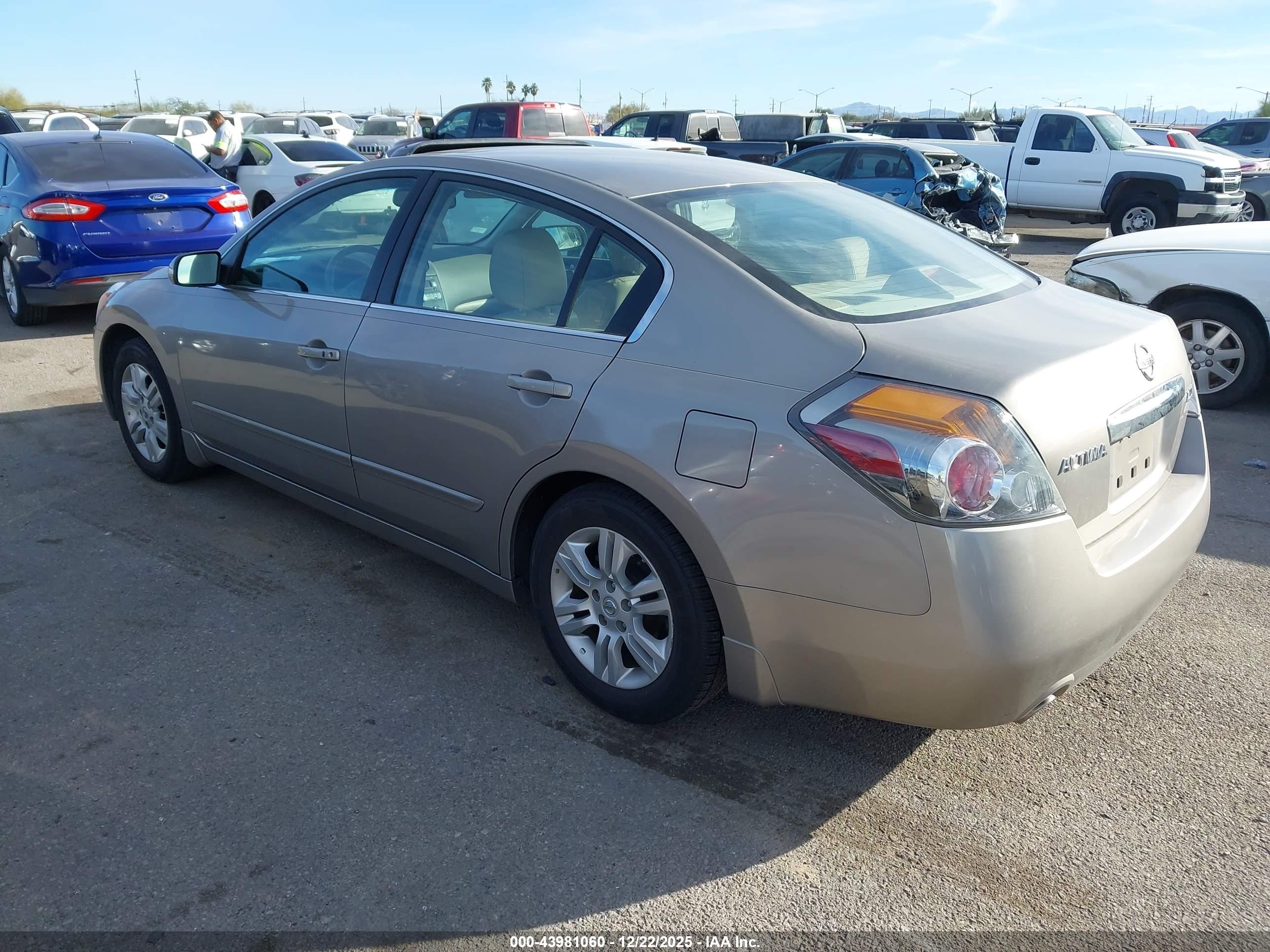 NISSAN ALTIMA image 3