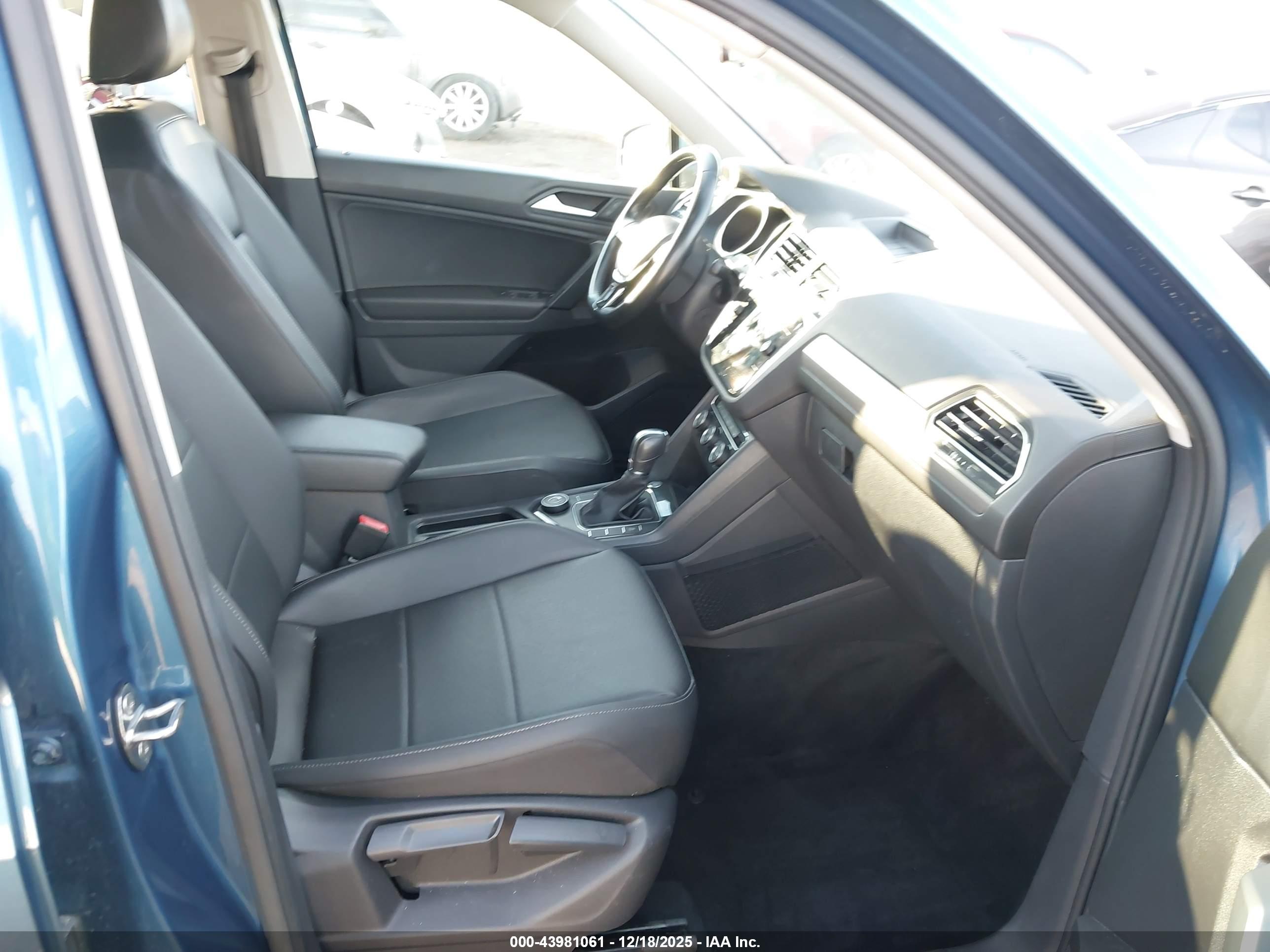 VOLKSWAGEN TIGUAN image 5
