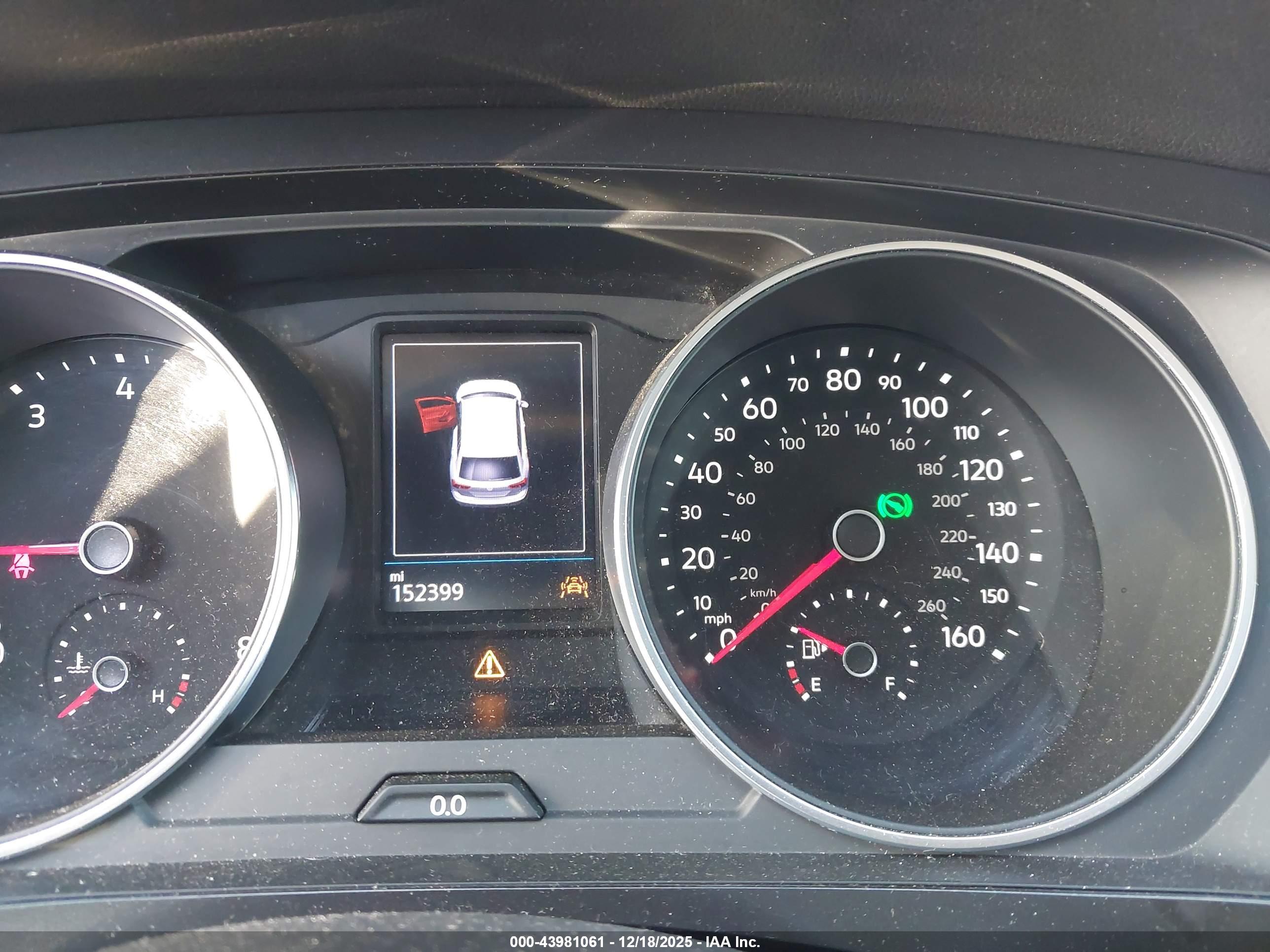 VOLKSWAGEN TIGUAN image 7