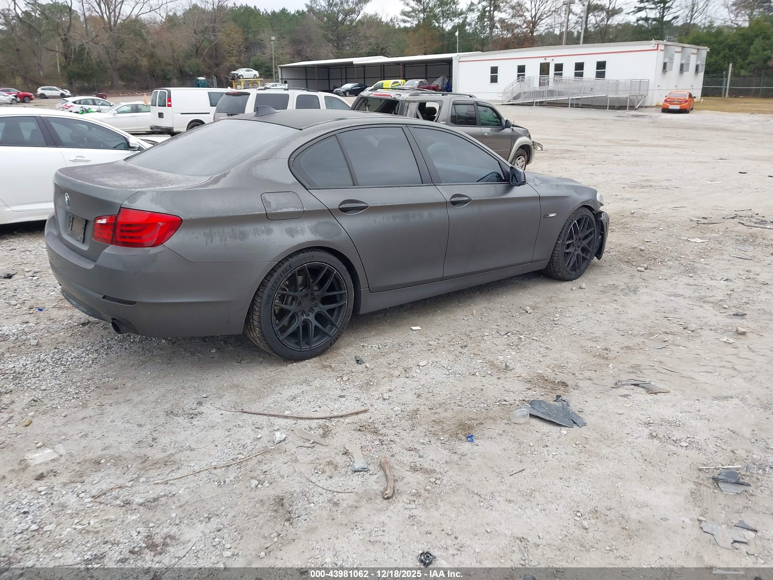 BMW 535I image 4