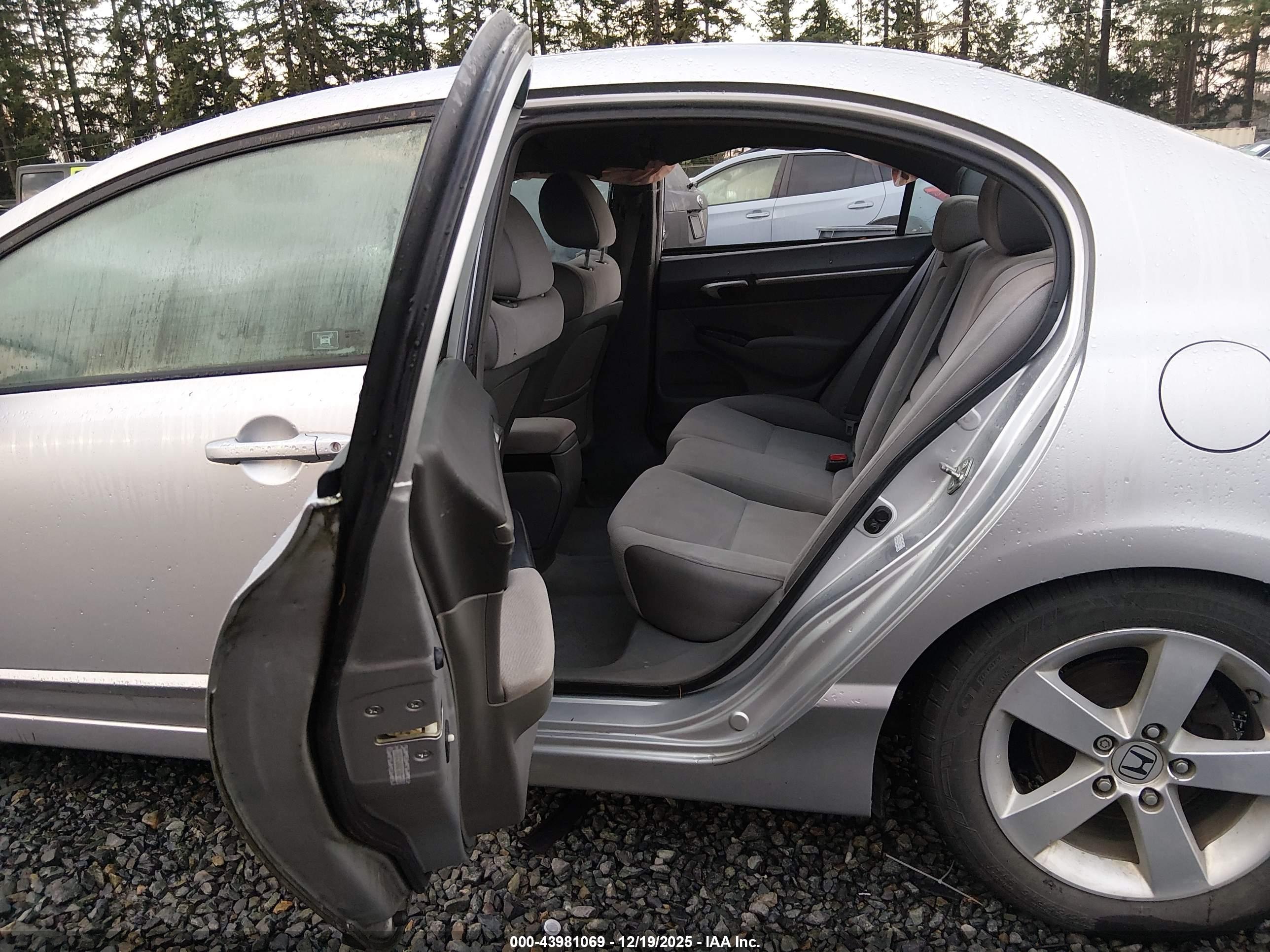 HONDA CIVIC image 8