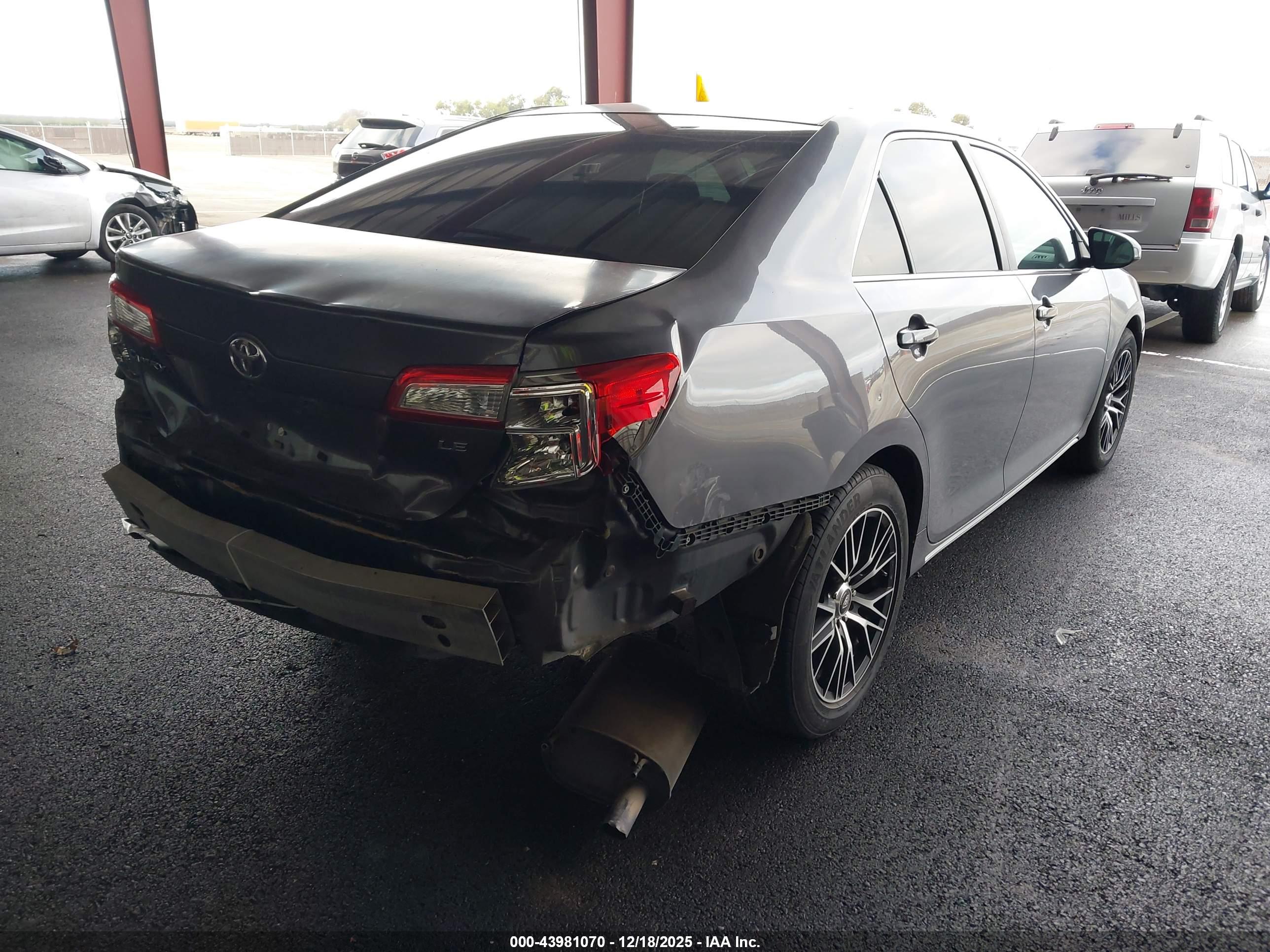 TOYOTA CAMRY image 4
