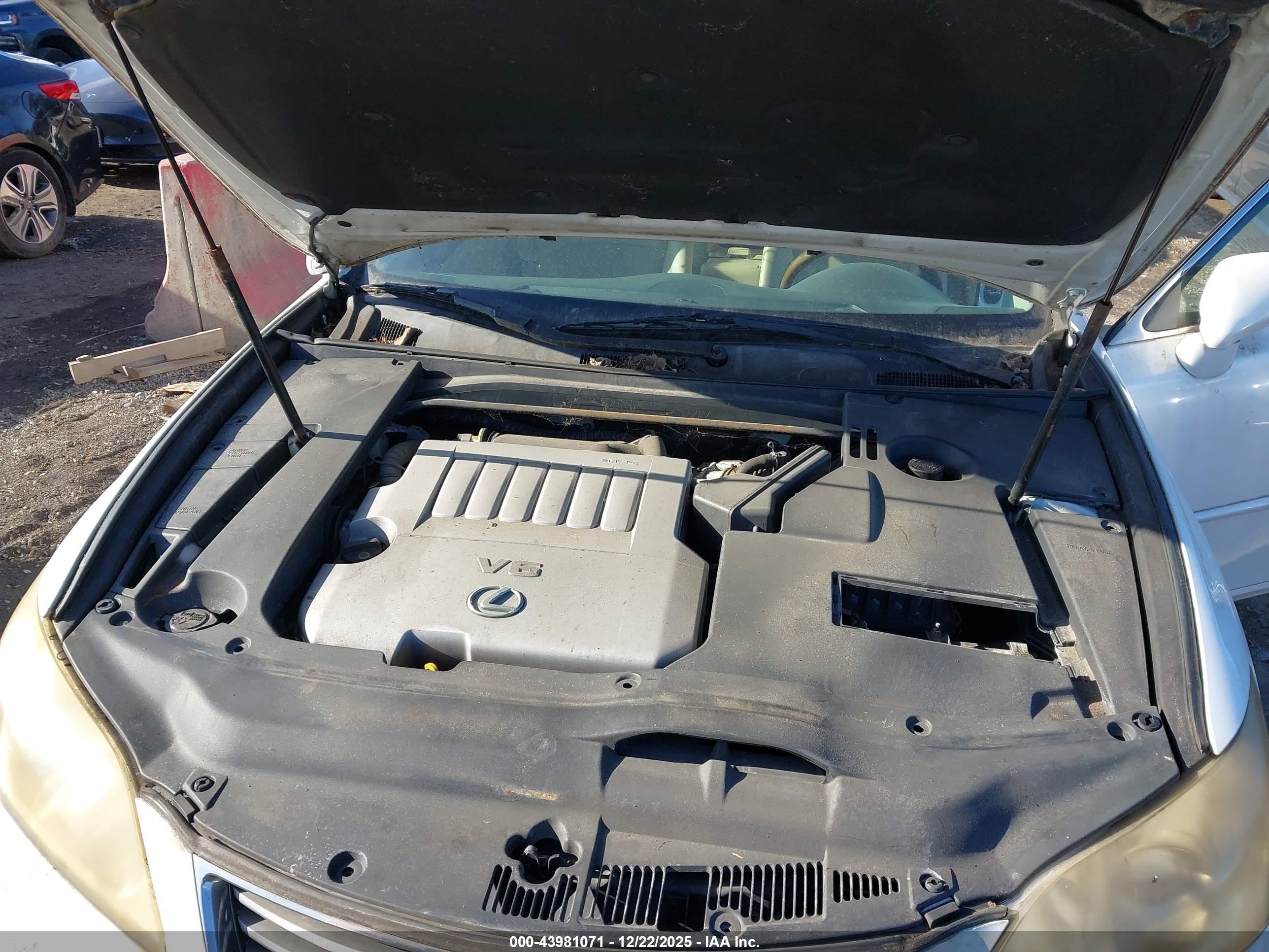 LEXUS ES image 10