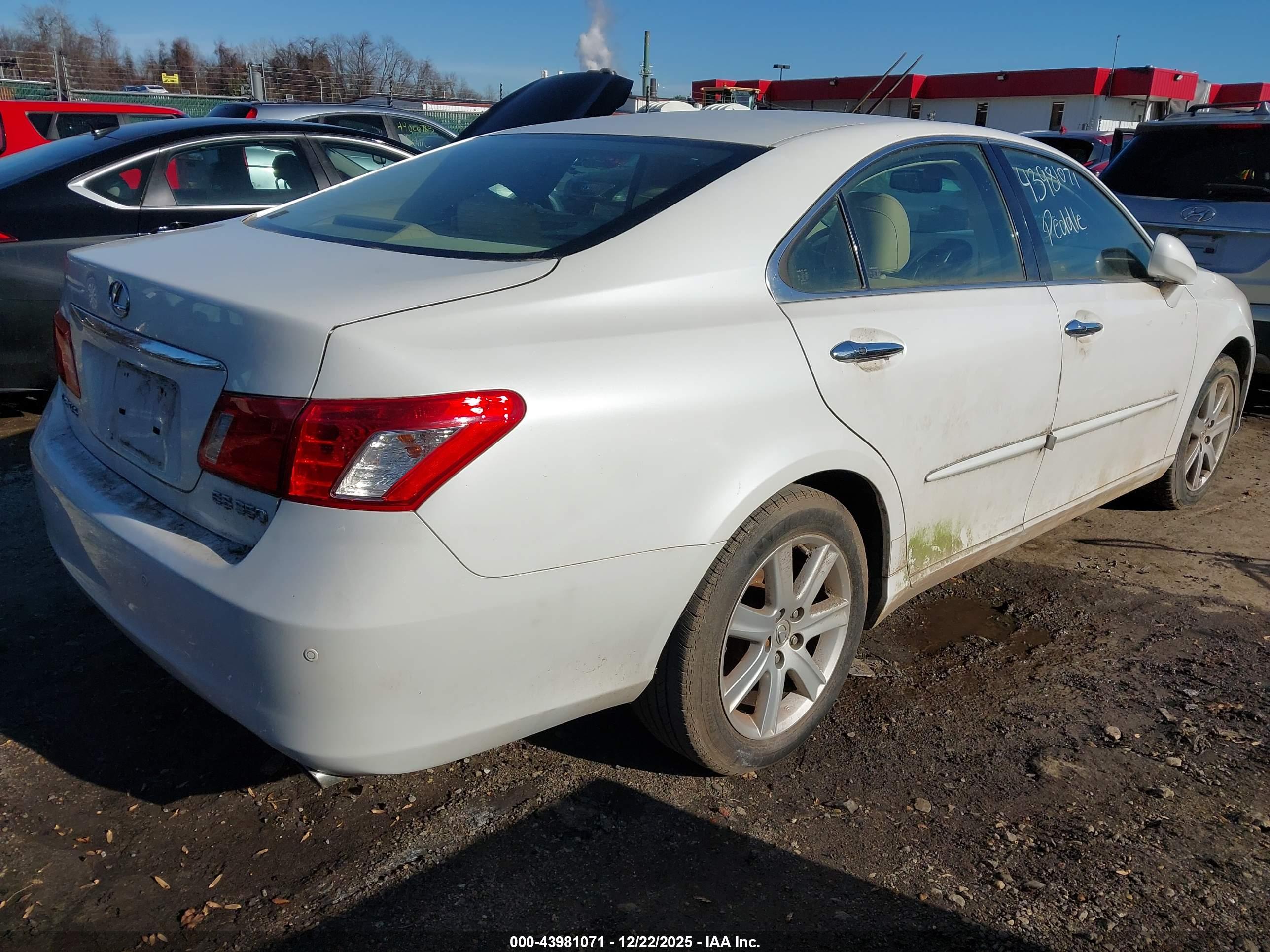 LEXUS ES image 4