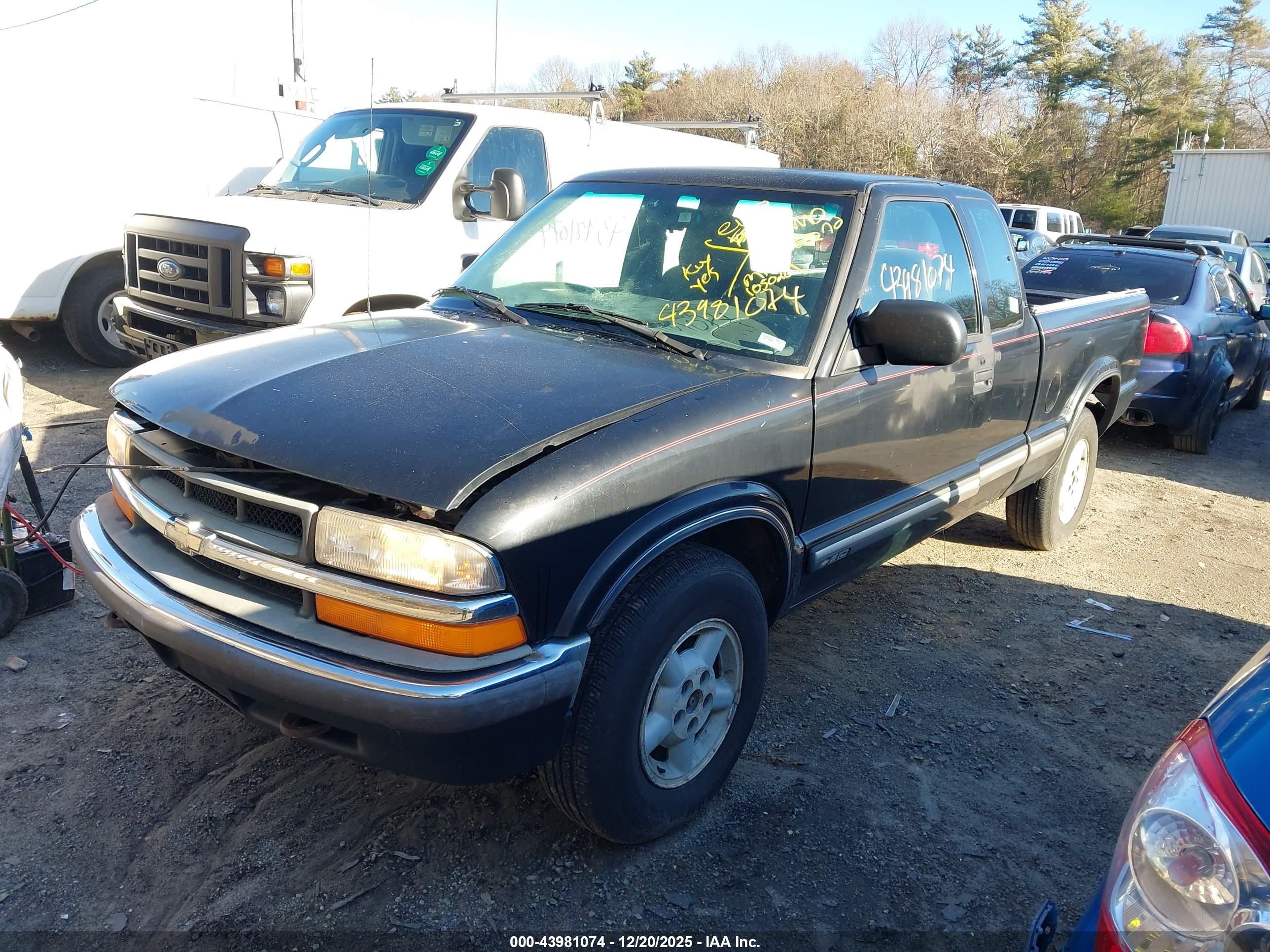 CHEVROLET S-10 image 2