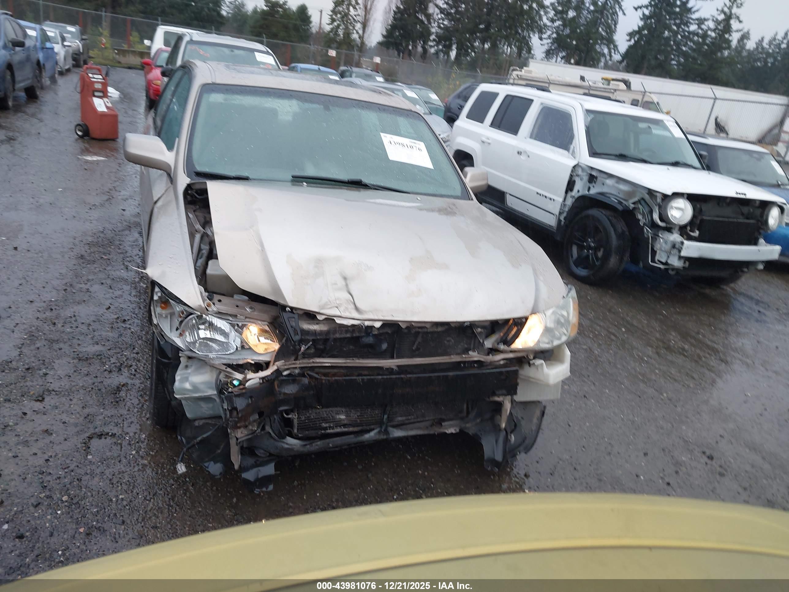 TOYOTA AVALON image 6