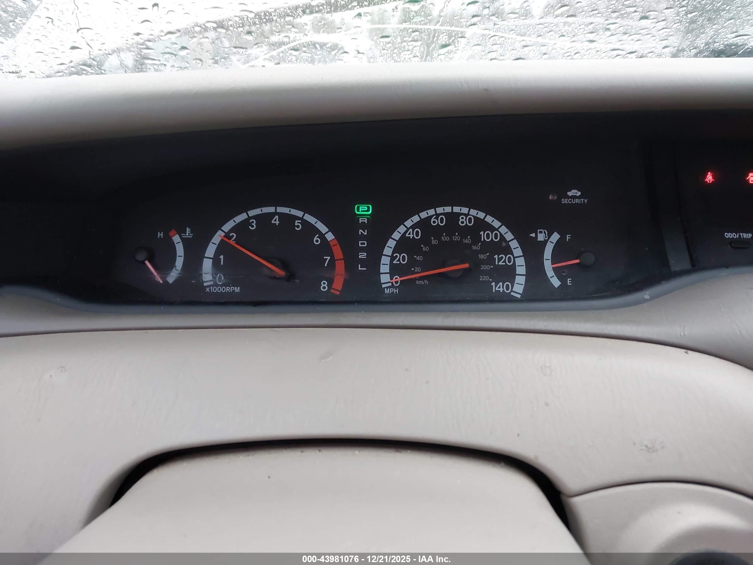 TOYOTA AVALON image 7