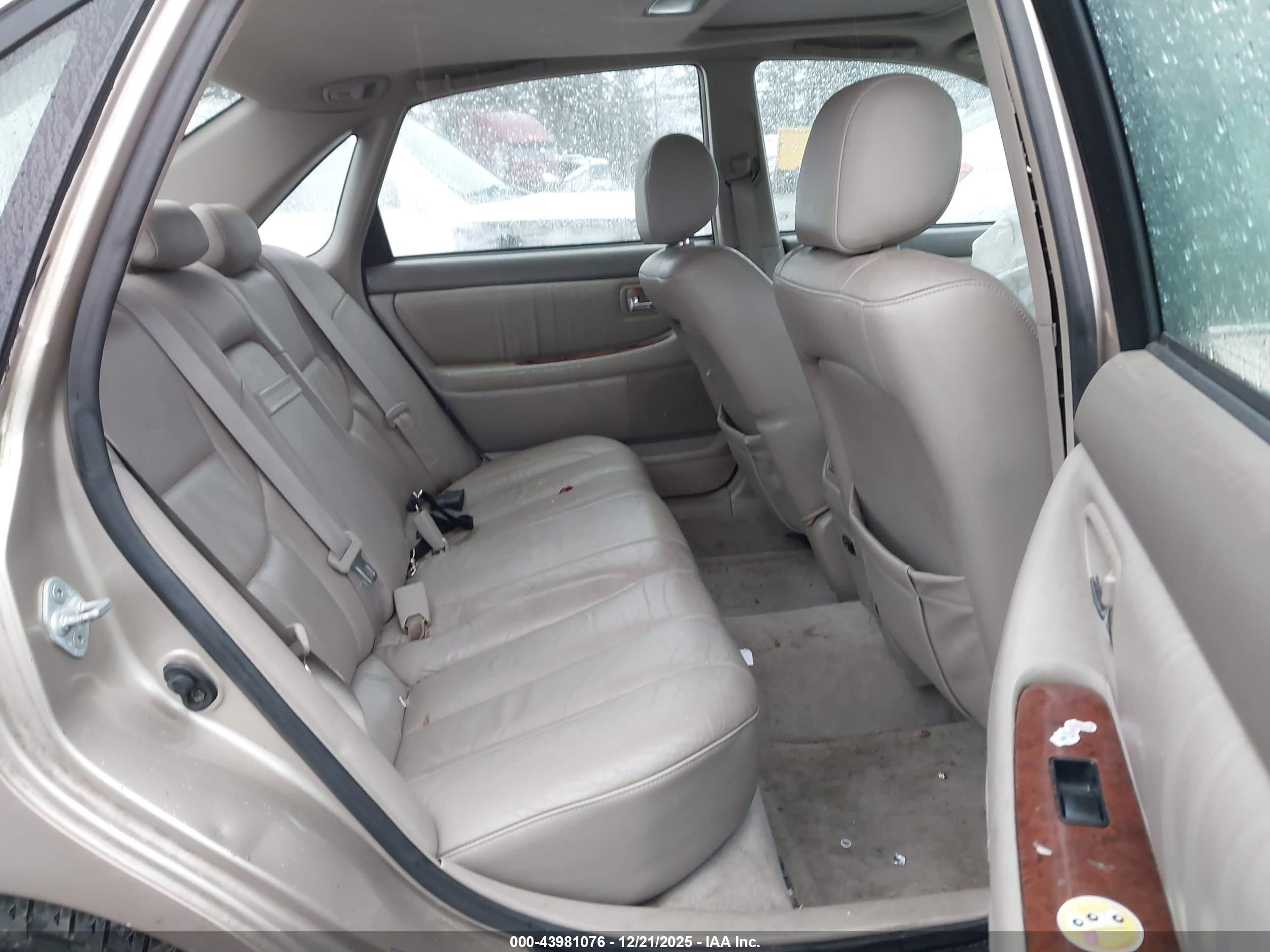 TOYOTA AVALON image 8