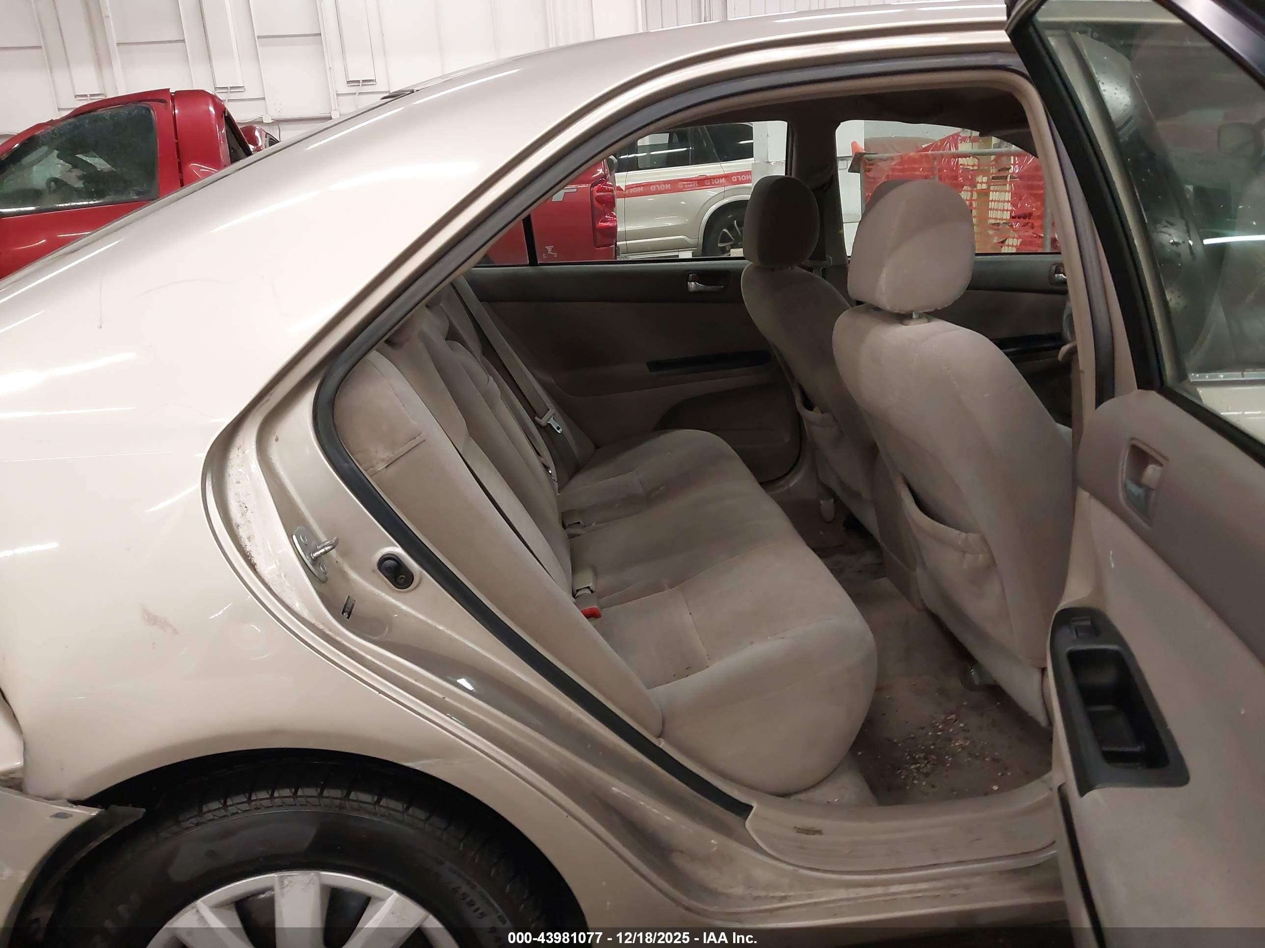 TOYOTA CAMRY image 8
