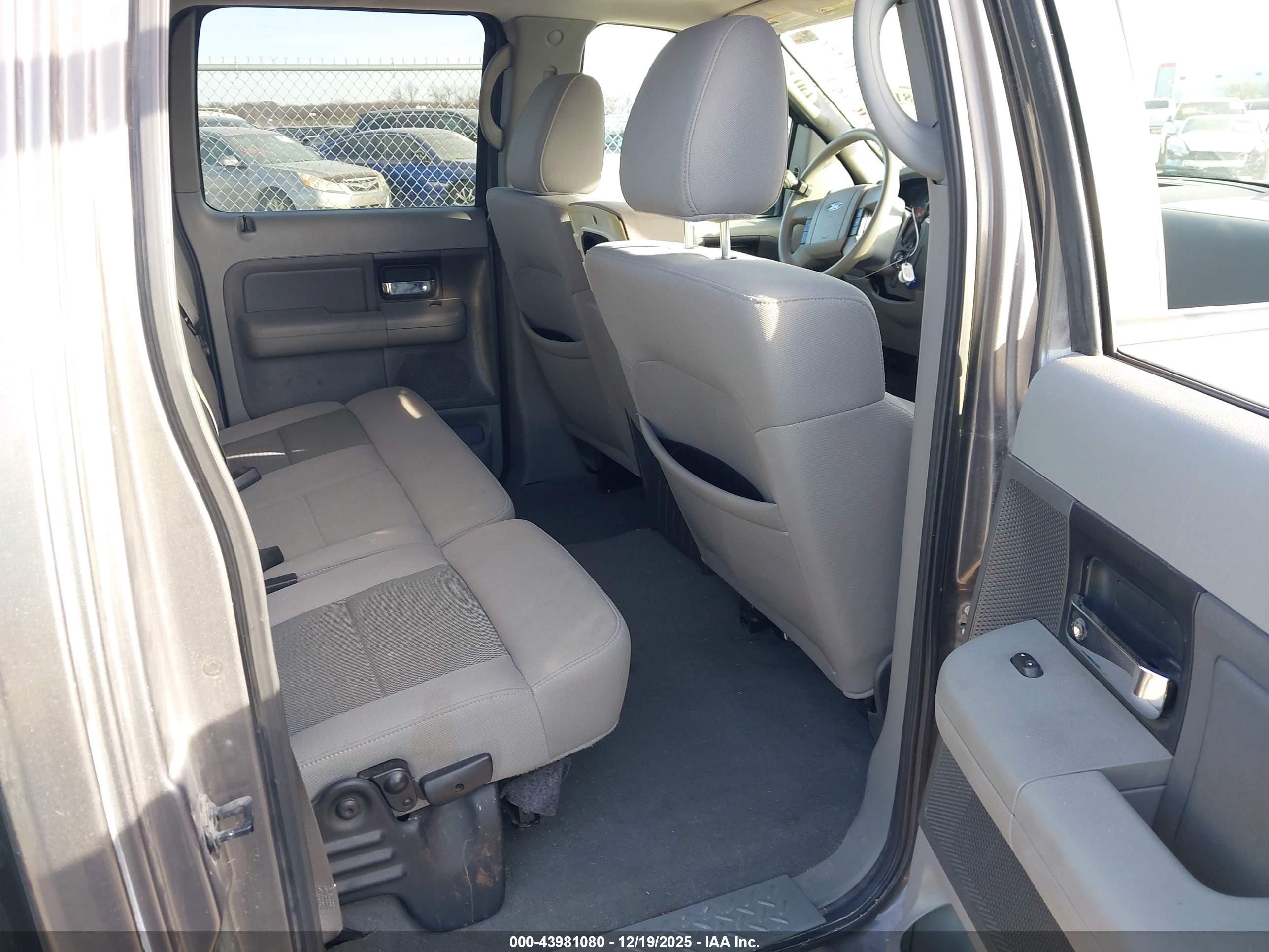 FORD F-150 image 8