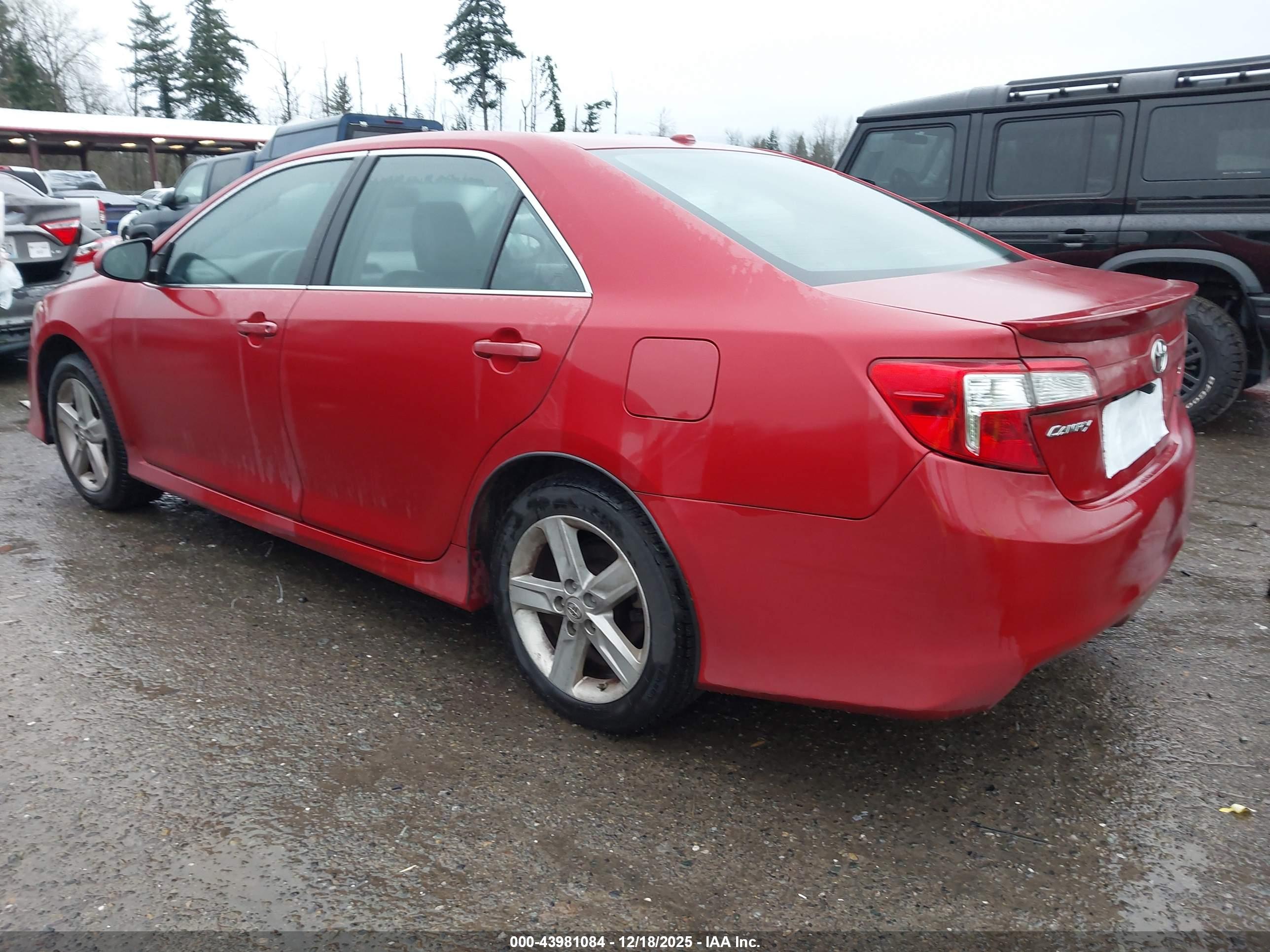 TOYOTA CAMRY image 3