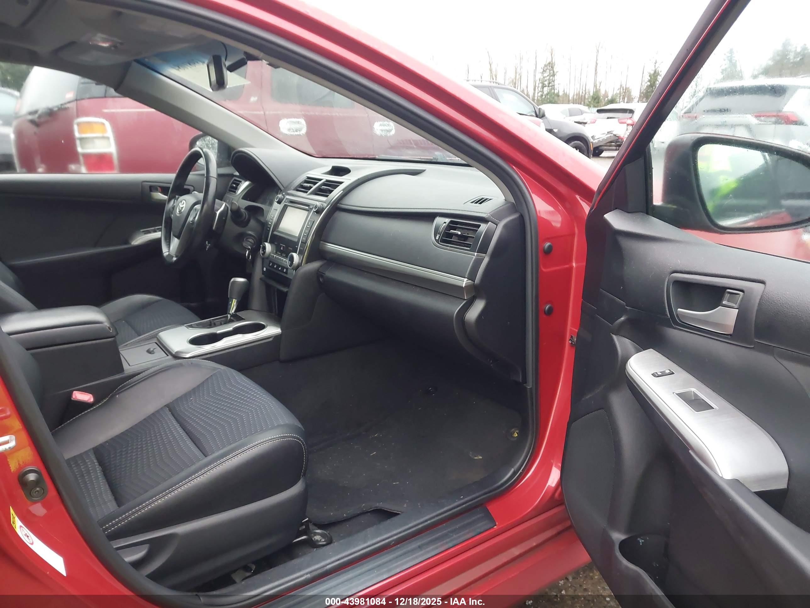 TOYOTA CAMRY image 5