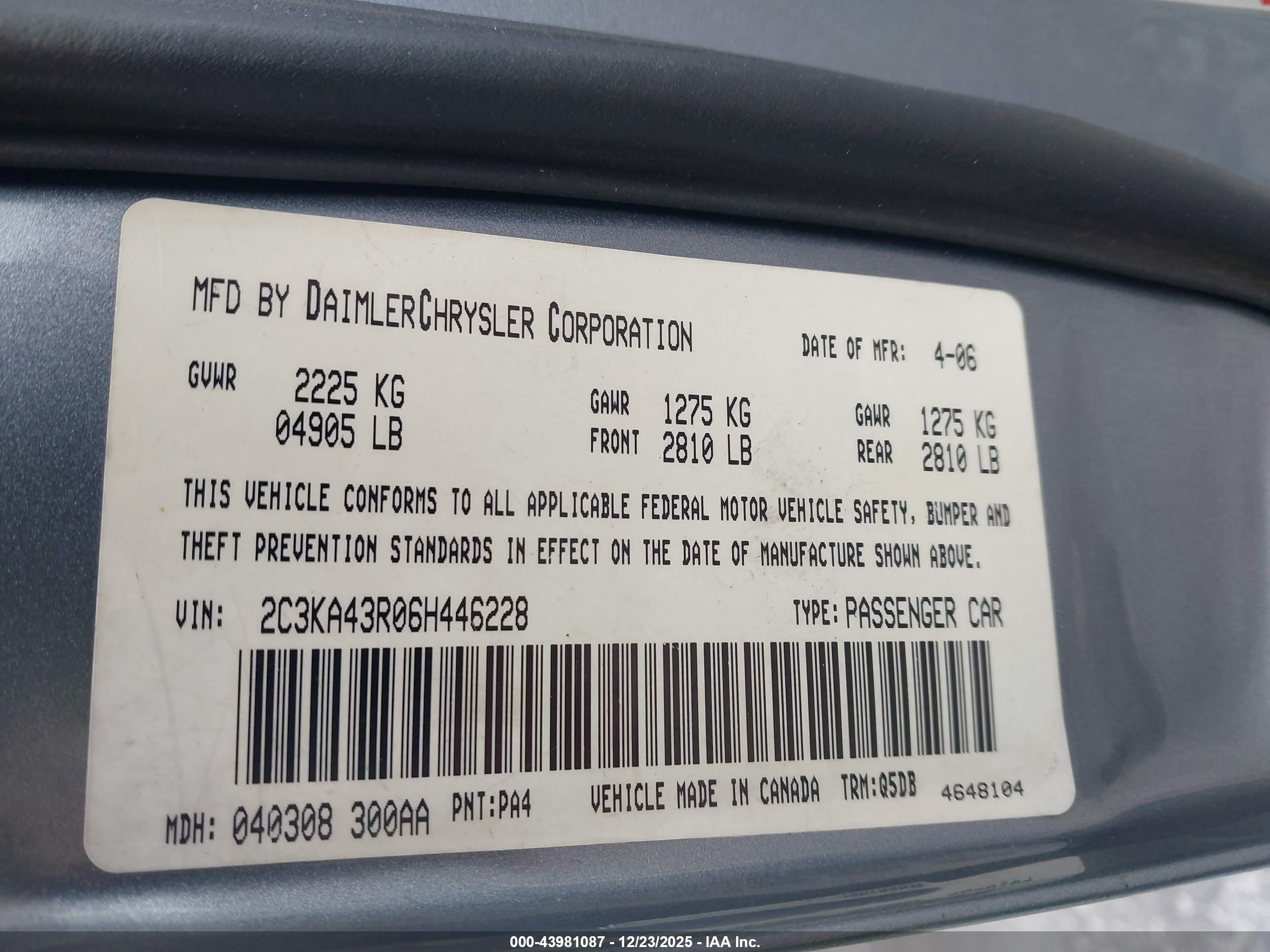 CHRYSLER 300 image 9