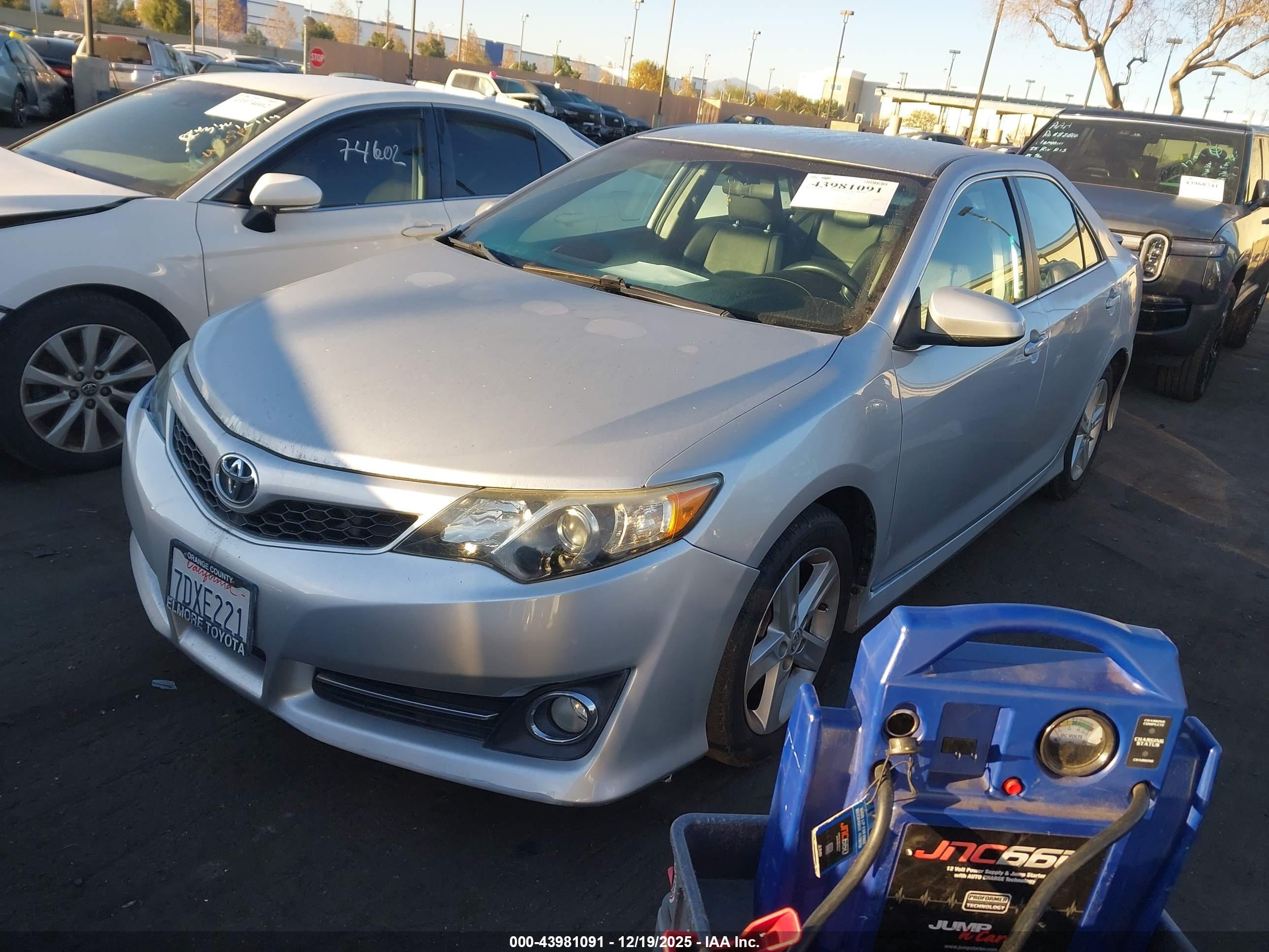 TOYOTA CAMRY image 2