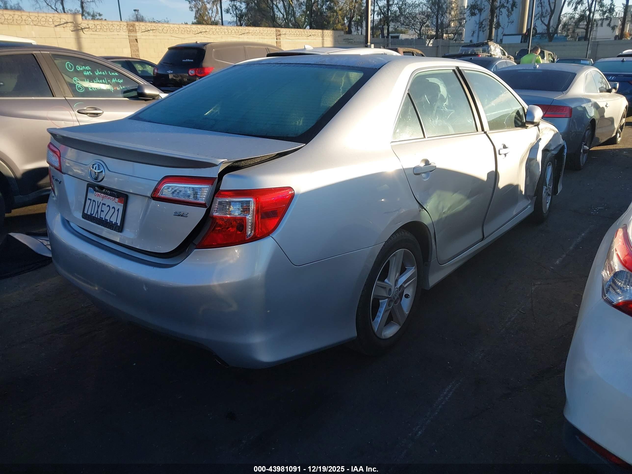 TOYOTA CAMRY image 4
