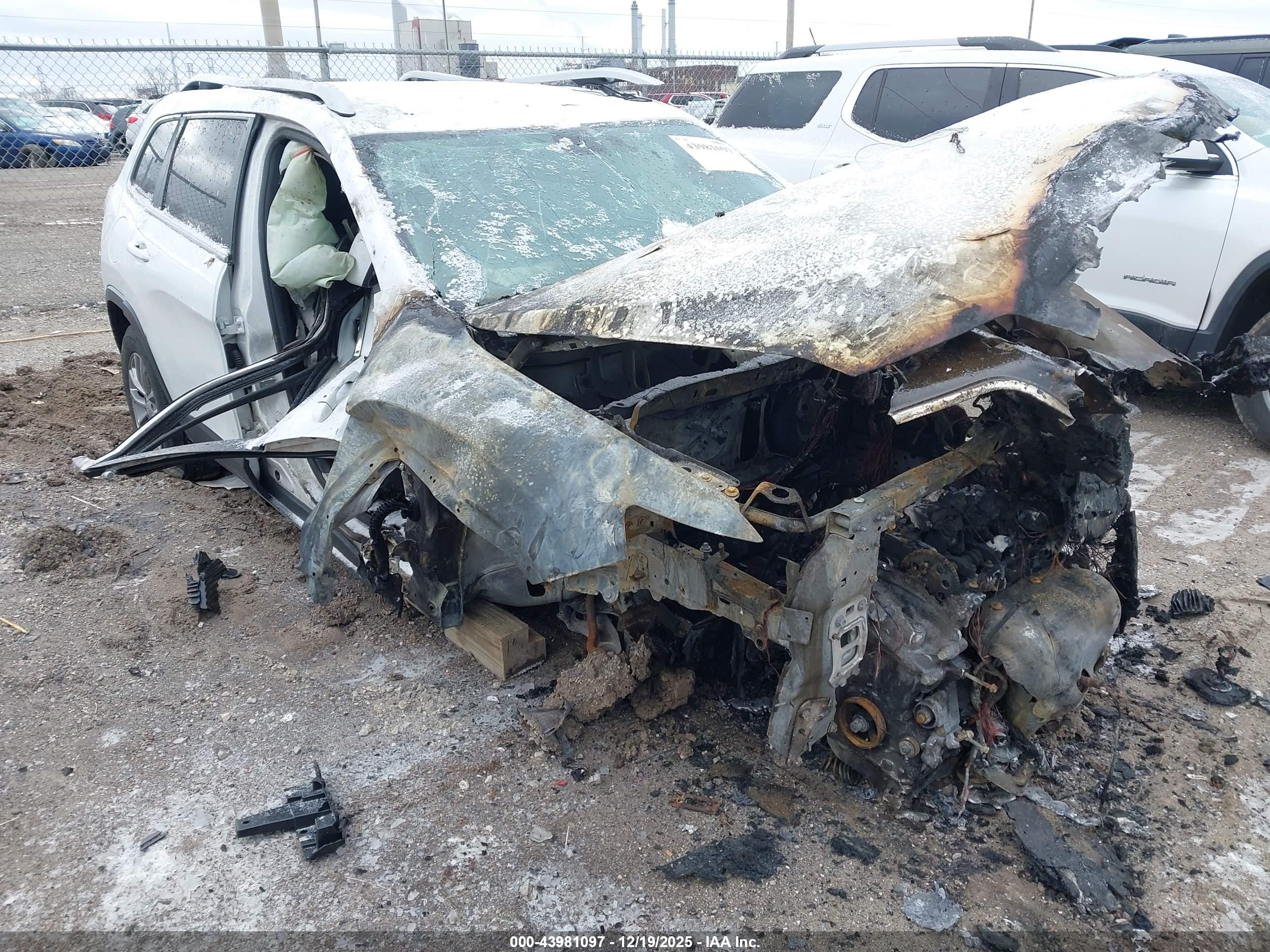 JEEP CHEROKEE image 6