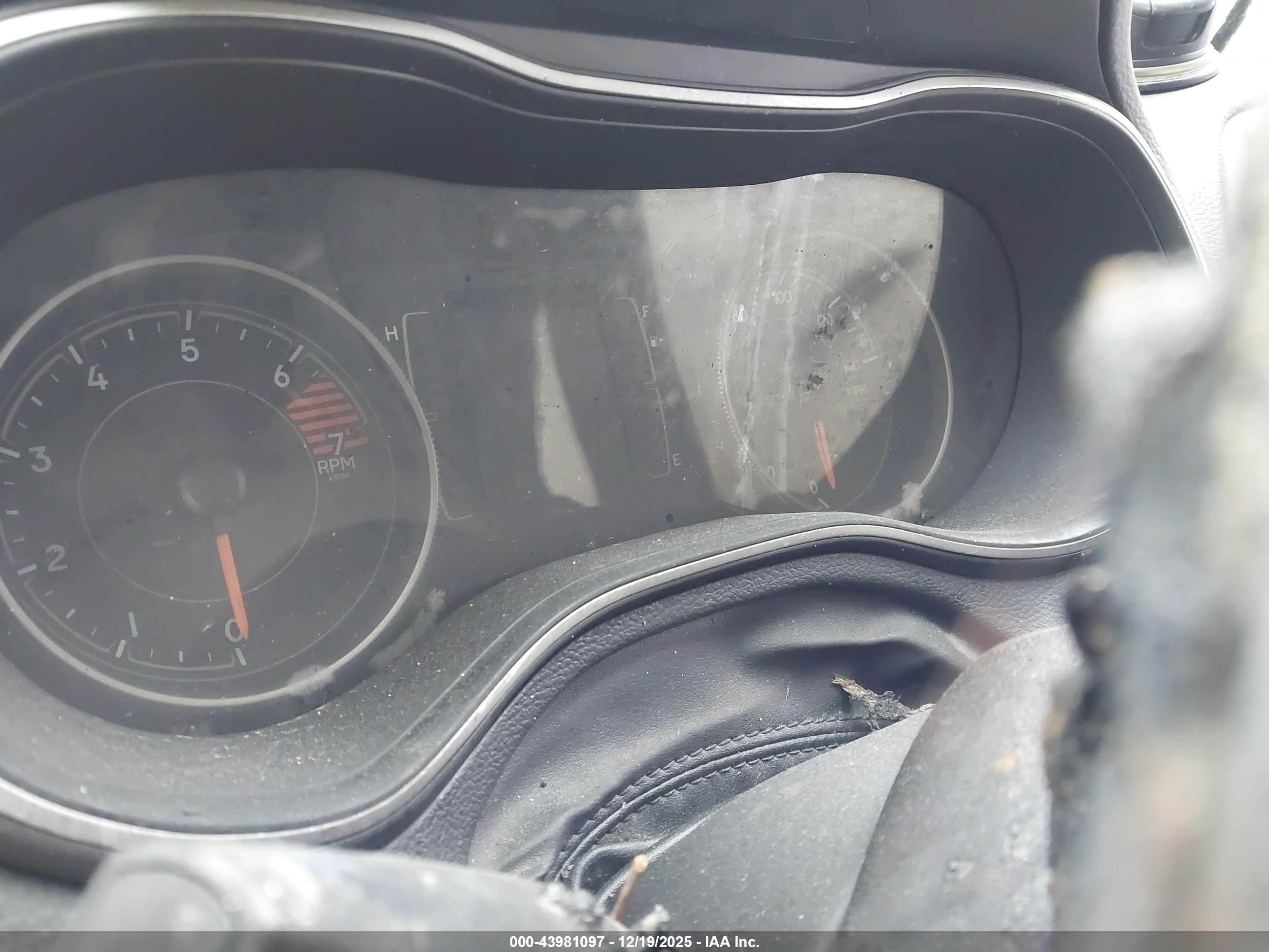 JEEP CHEROKEE image 7