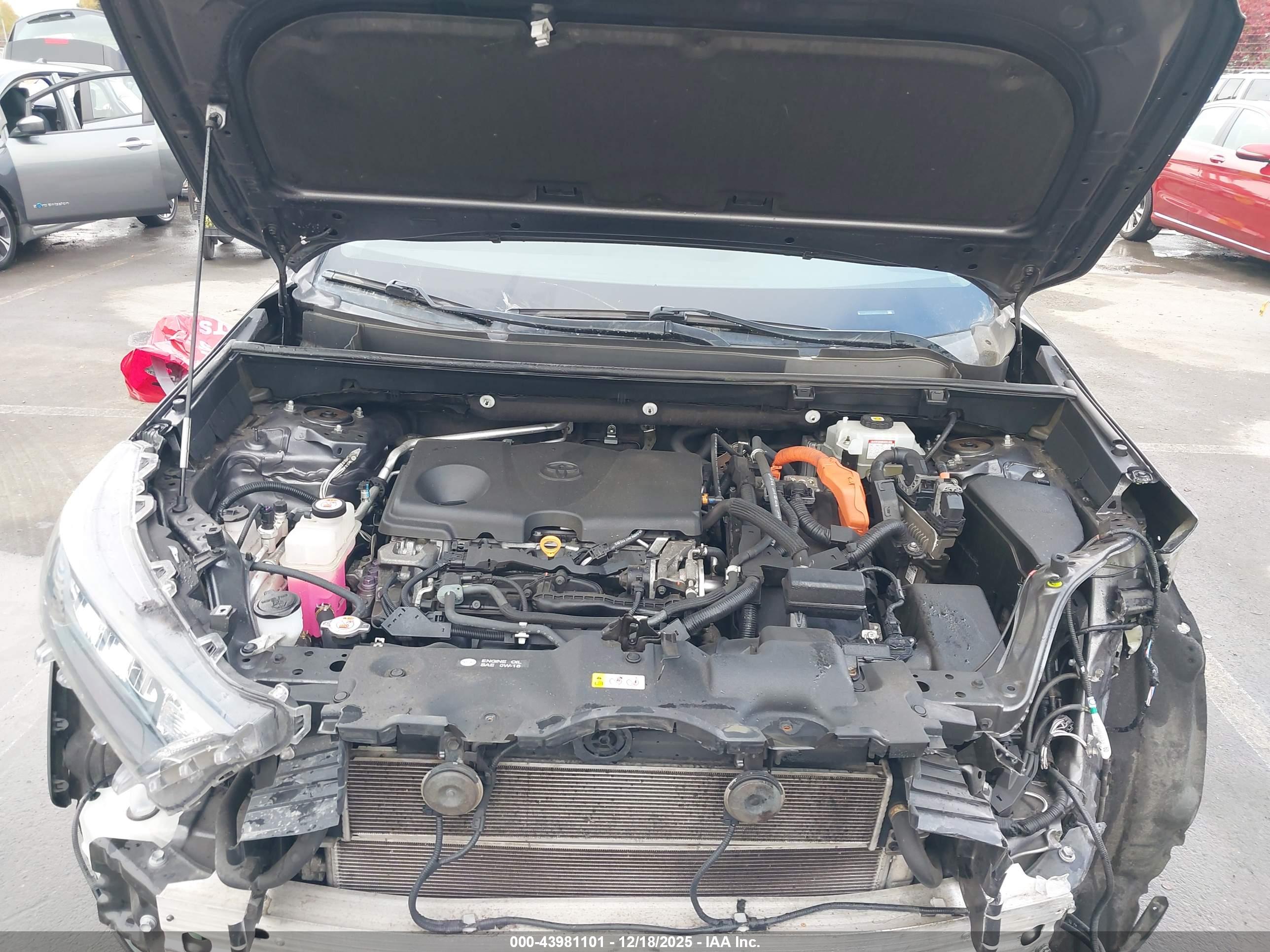 TOYOTA RAV4 image 10