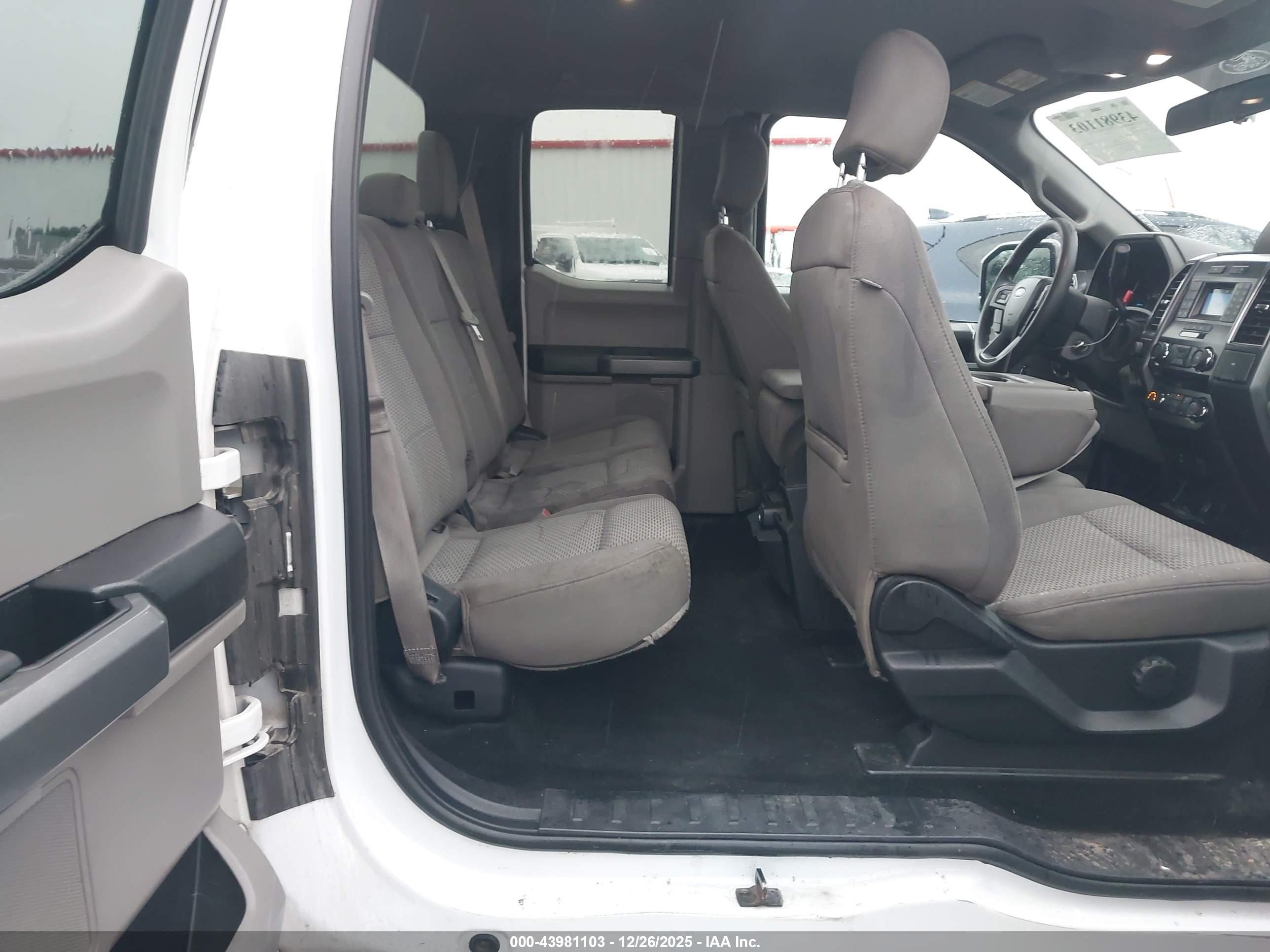 FORD F-150 image 8