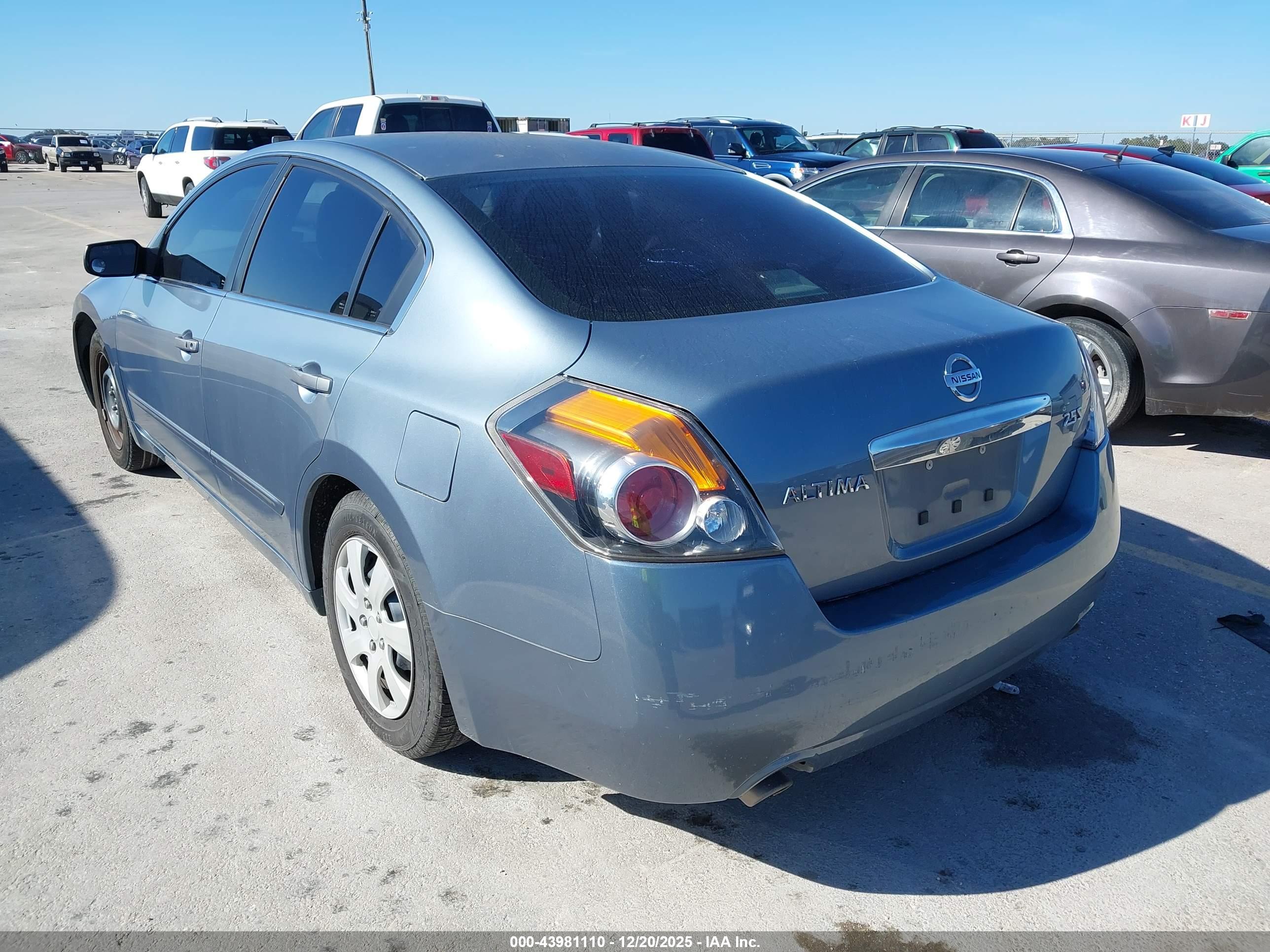 NISSAN ALTIMA image 3