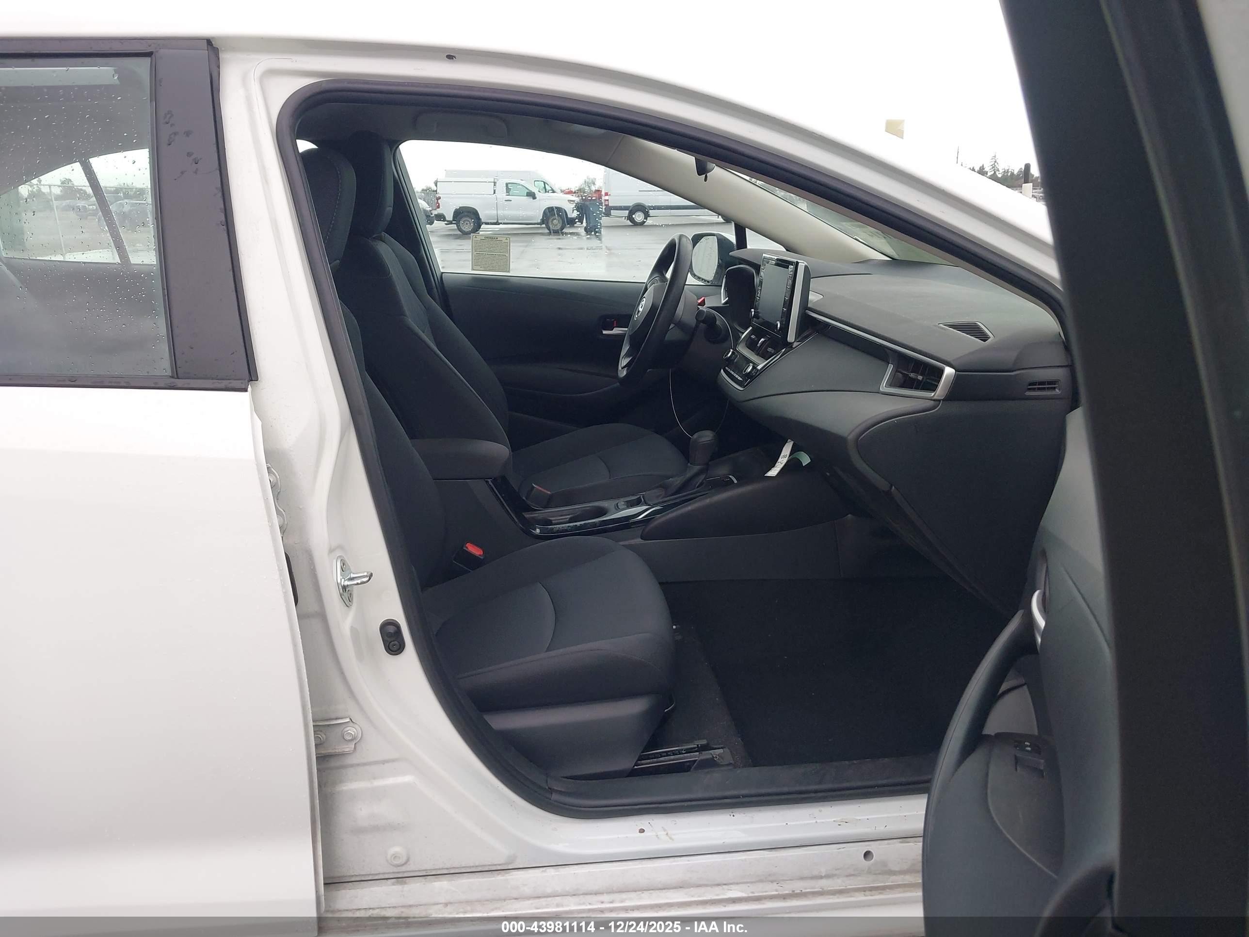 TOYOTA COROLLA image 5