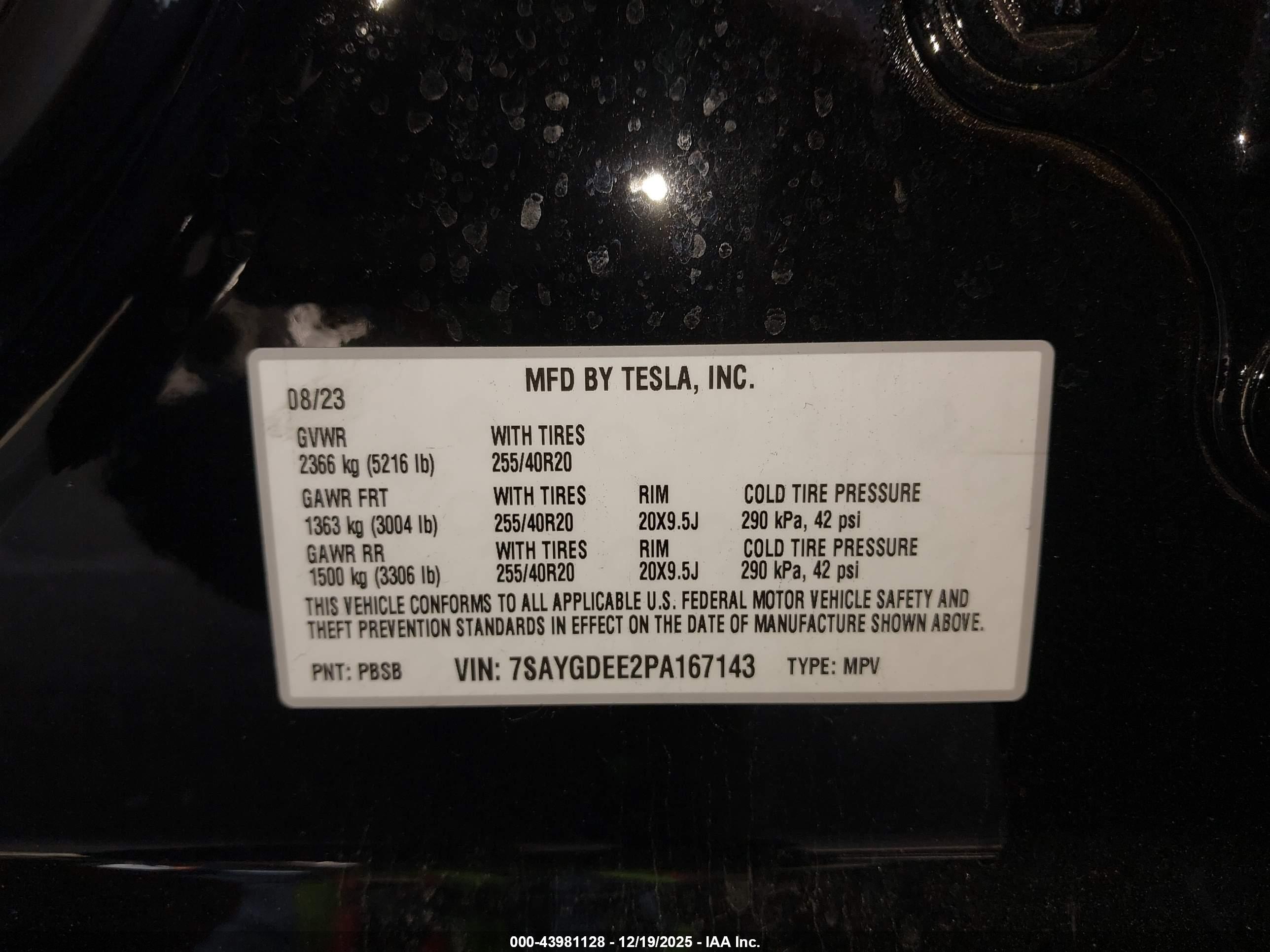 TESLA MODEL image 9