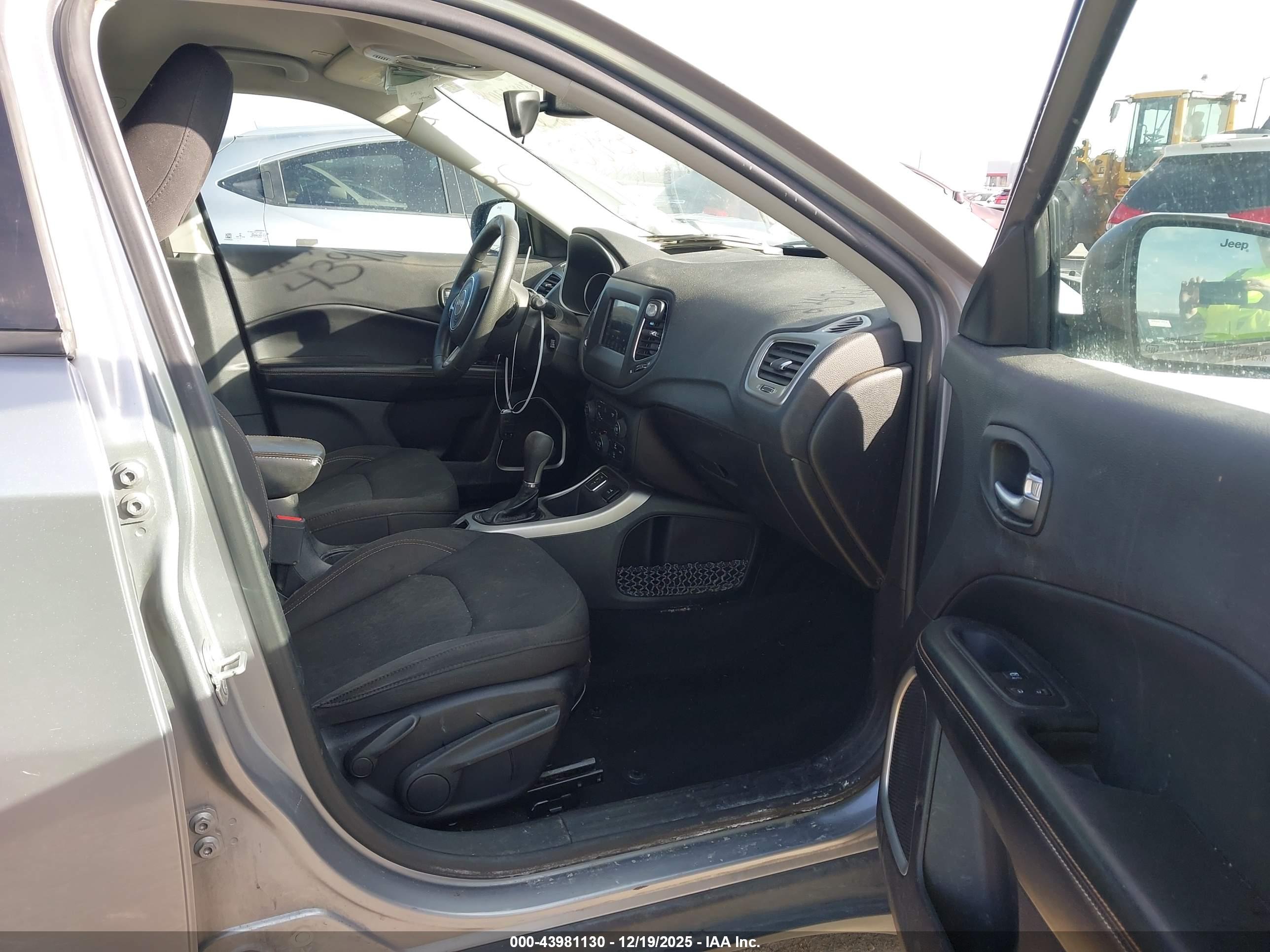JEEP COMPASS image 5