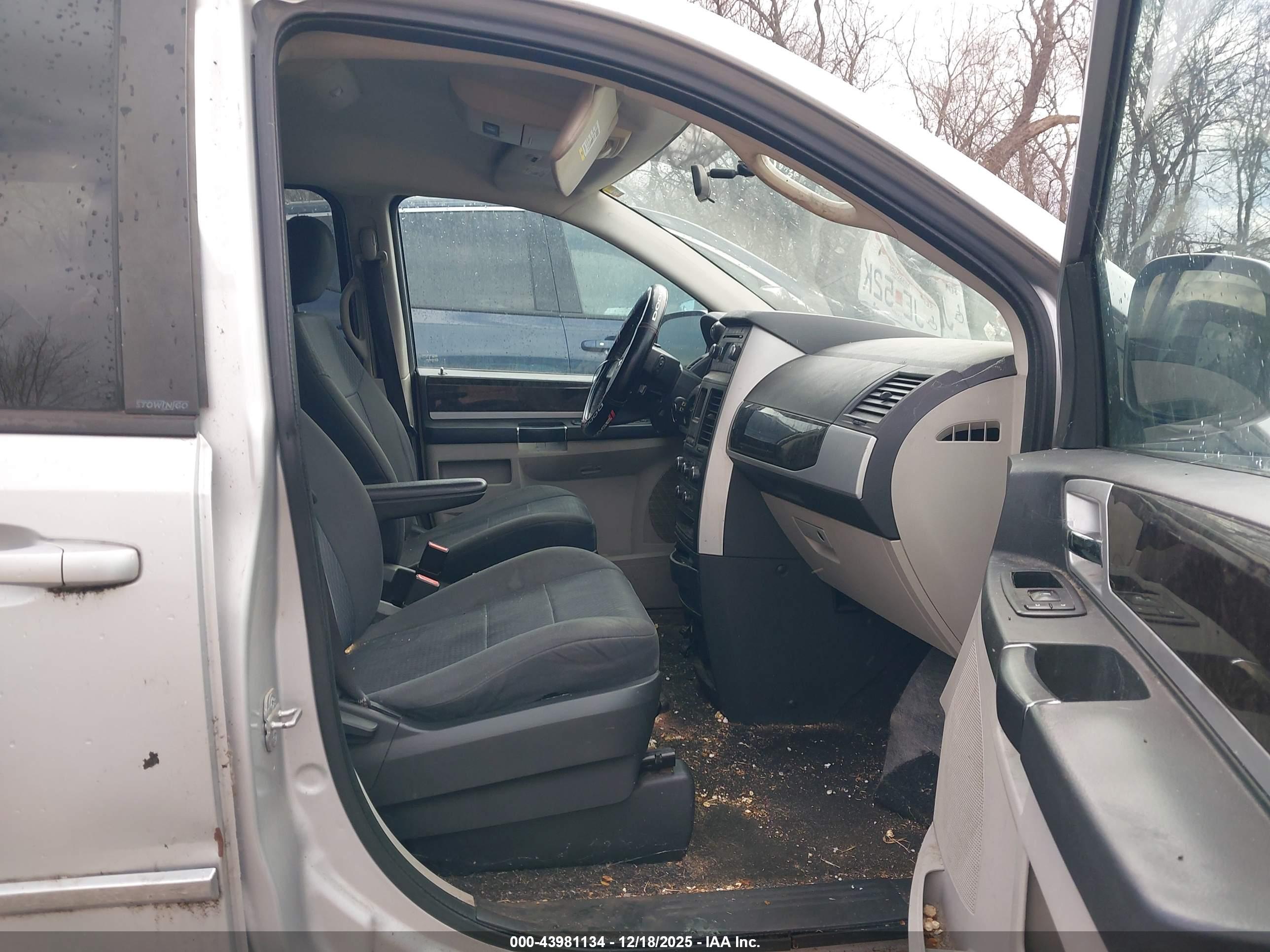 DODGE GRAND image 5