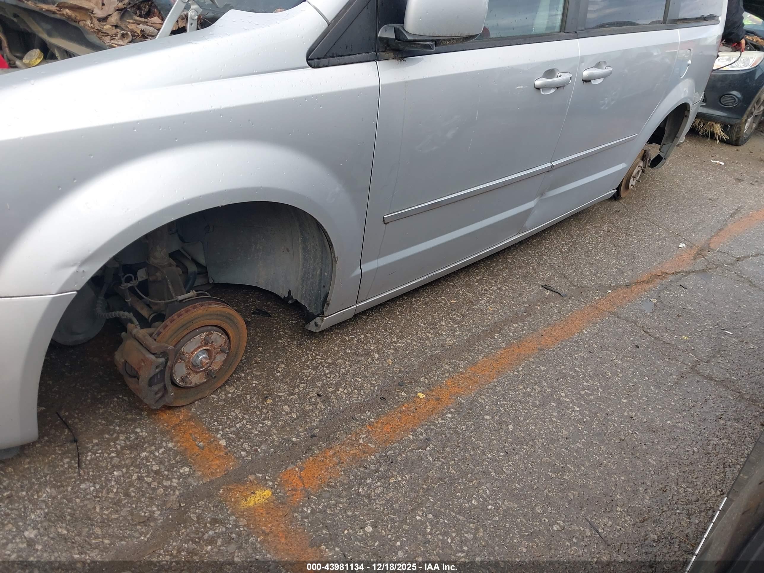 DODGE GRAND image 6