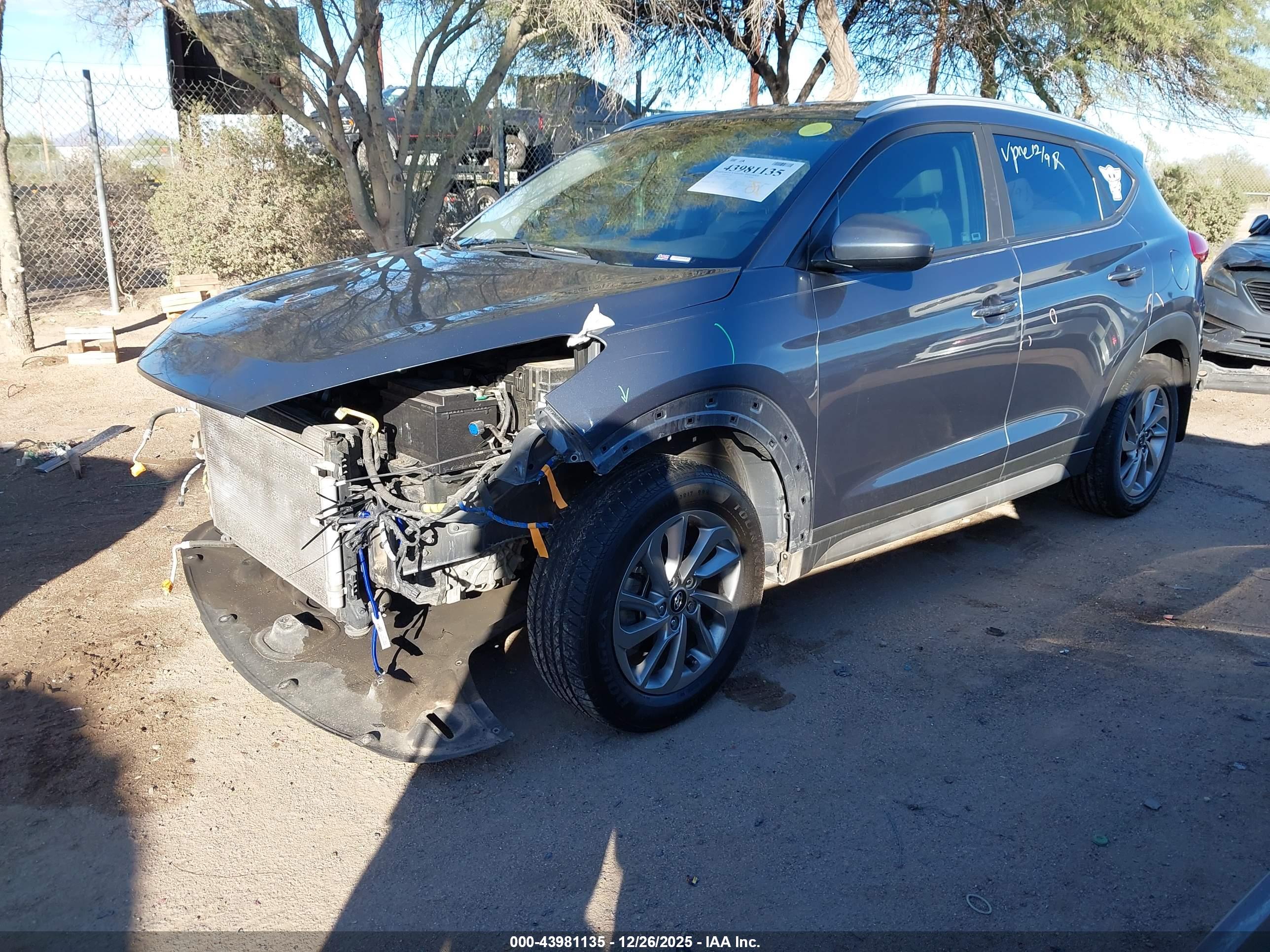 HYUNDAI TUCSON image 2