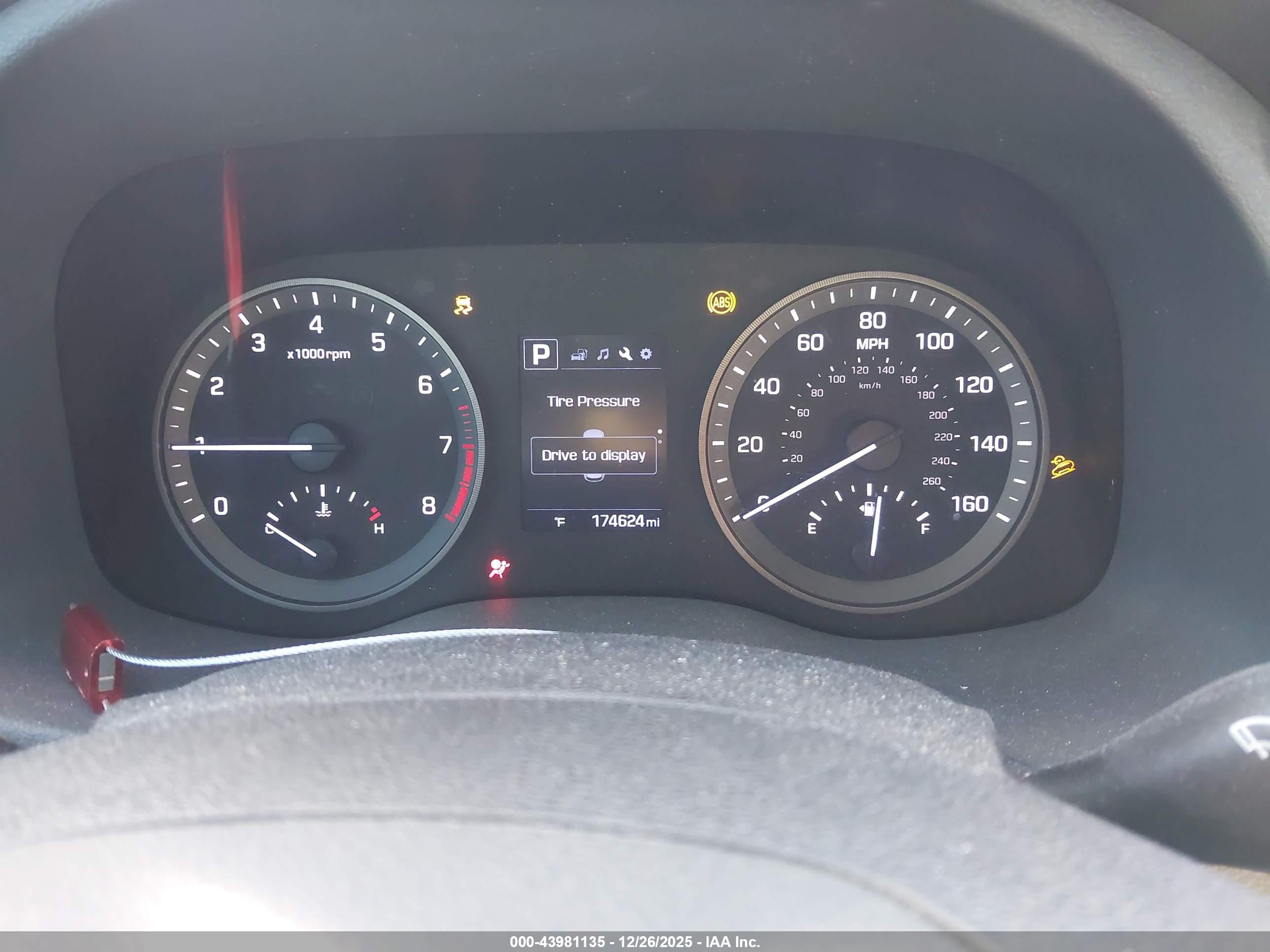 HYUNDAI TUCSON image 7