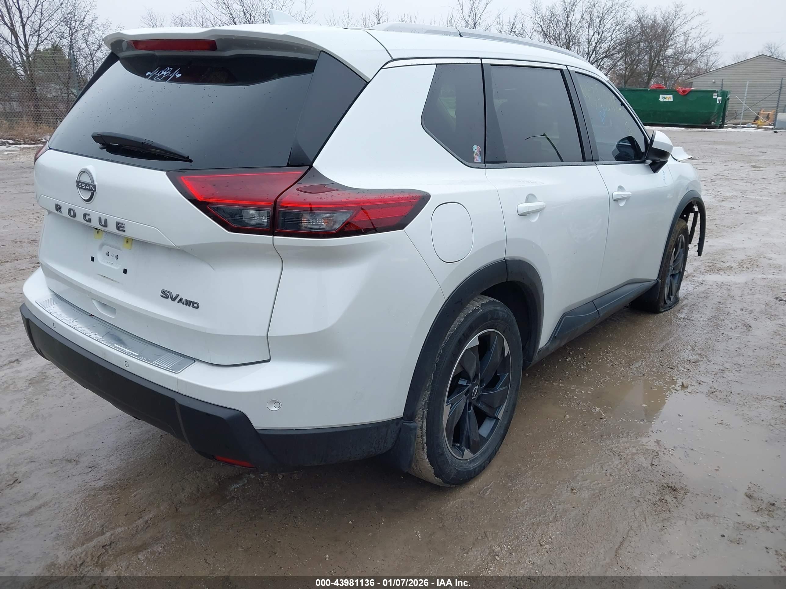 NISSAN ROGUE image 4