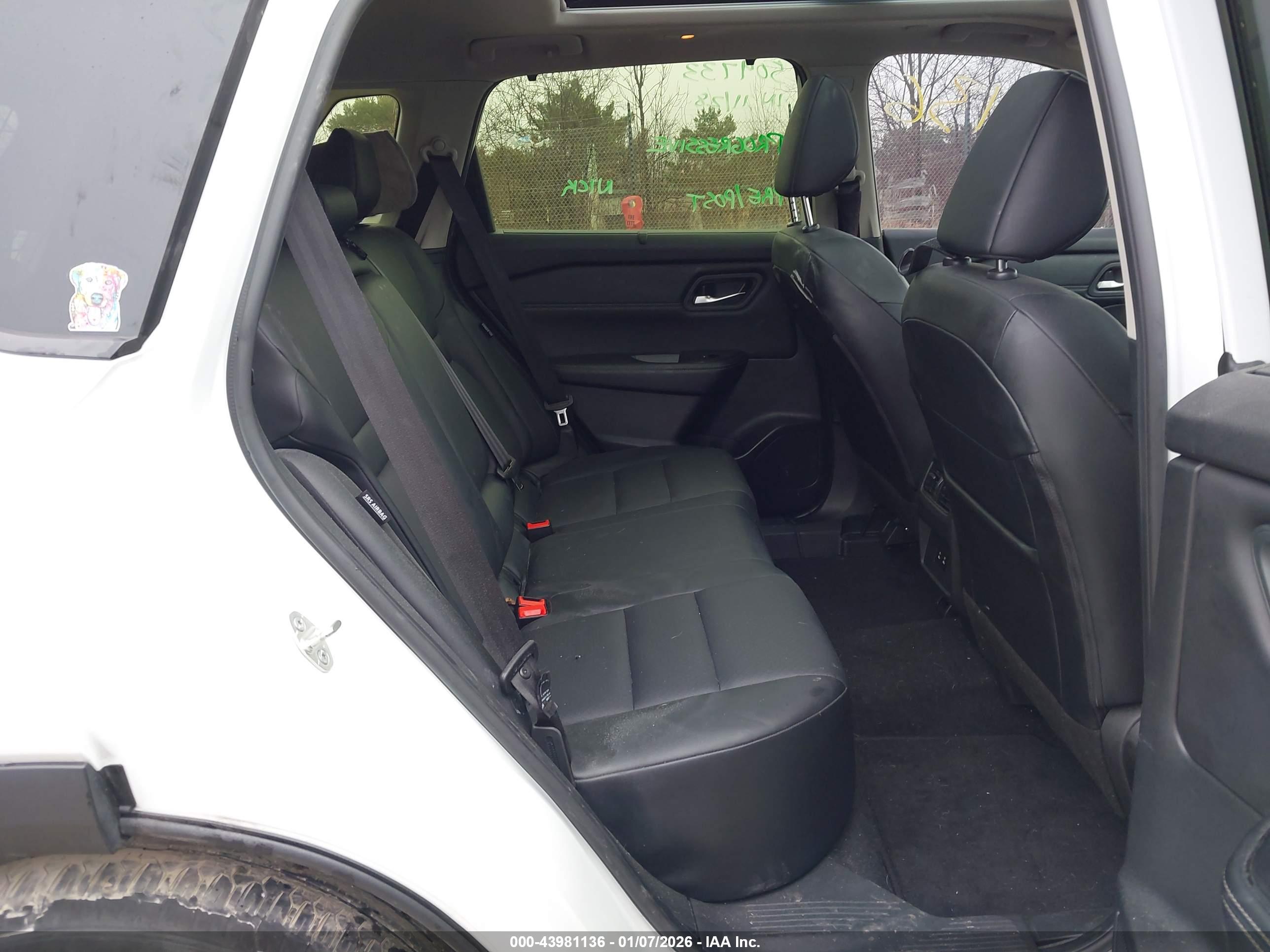 NISSAN ROGUE image 8