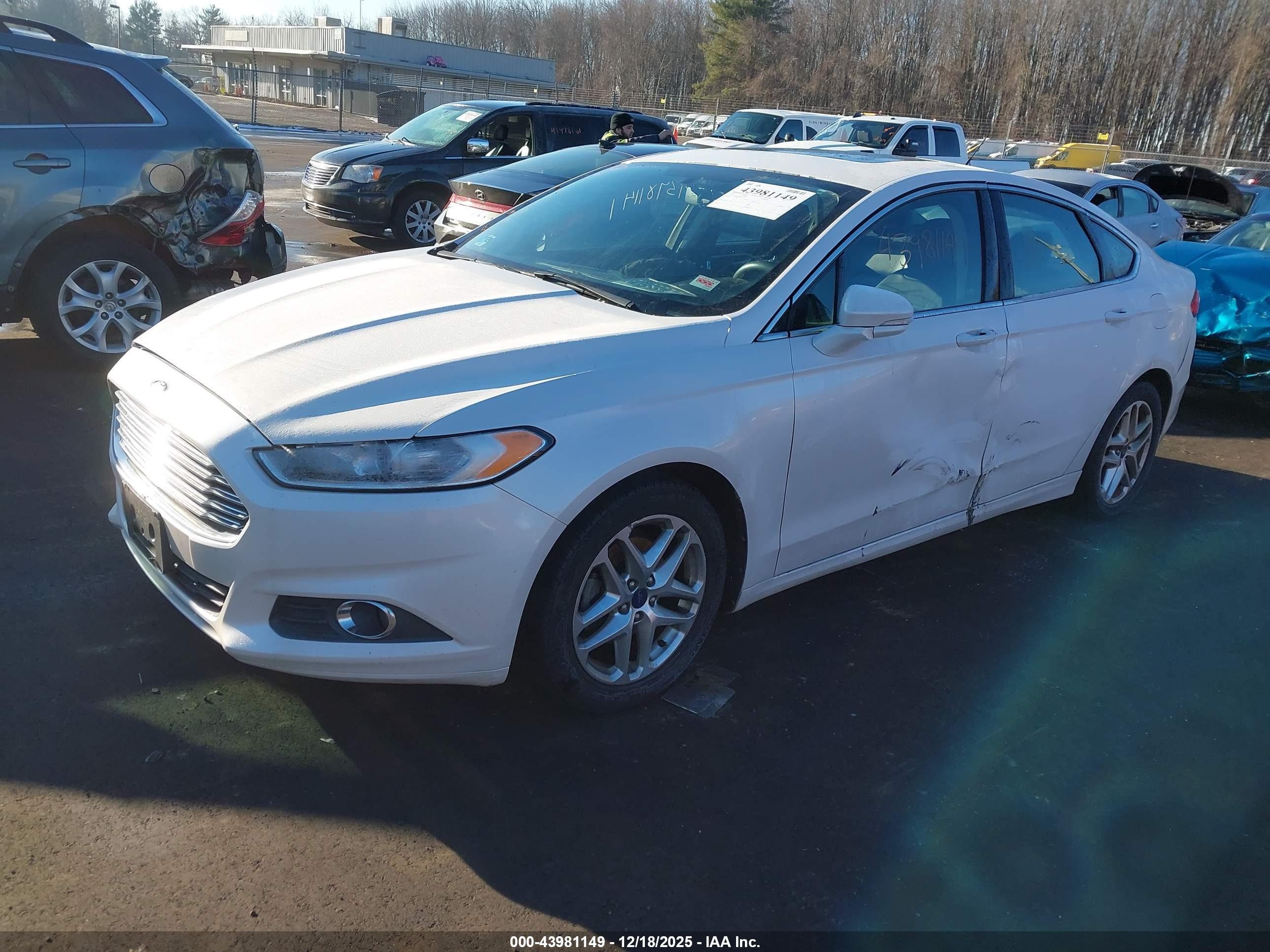 FORD FUSION image 2