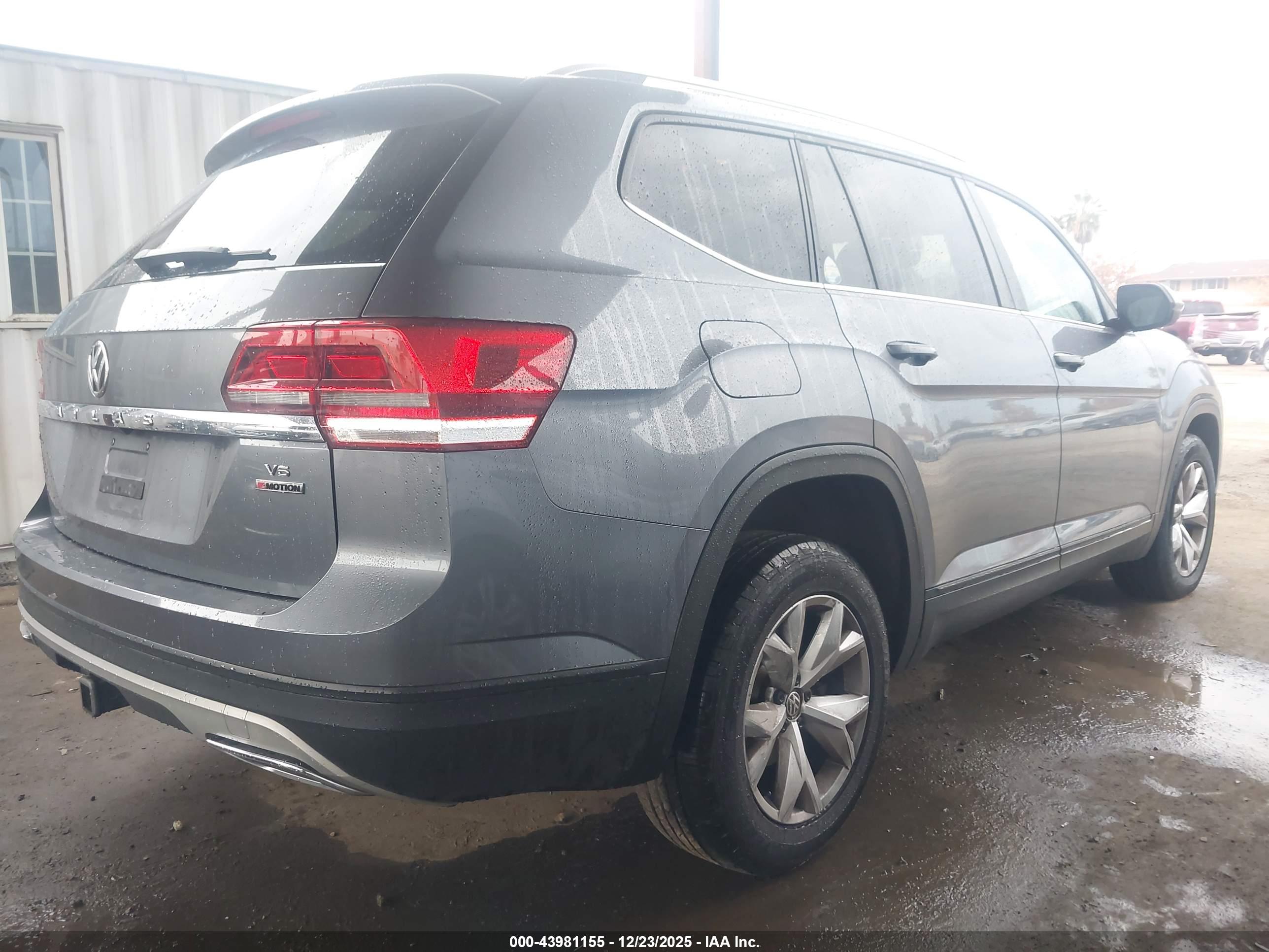 VOLKSWAGEN ATLAS image 4
