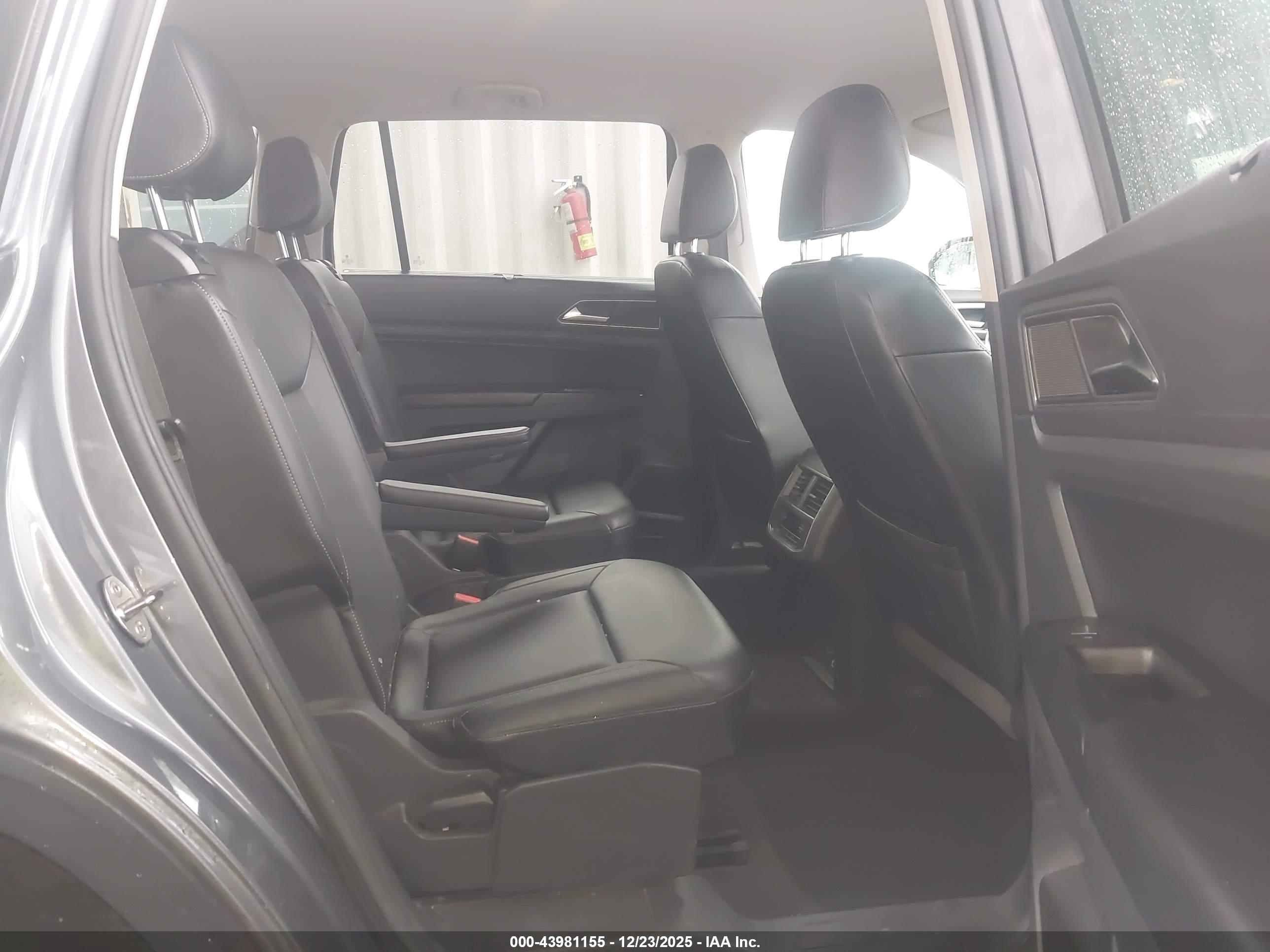VOLKSWAGEN ATLAS image 8