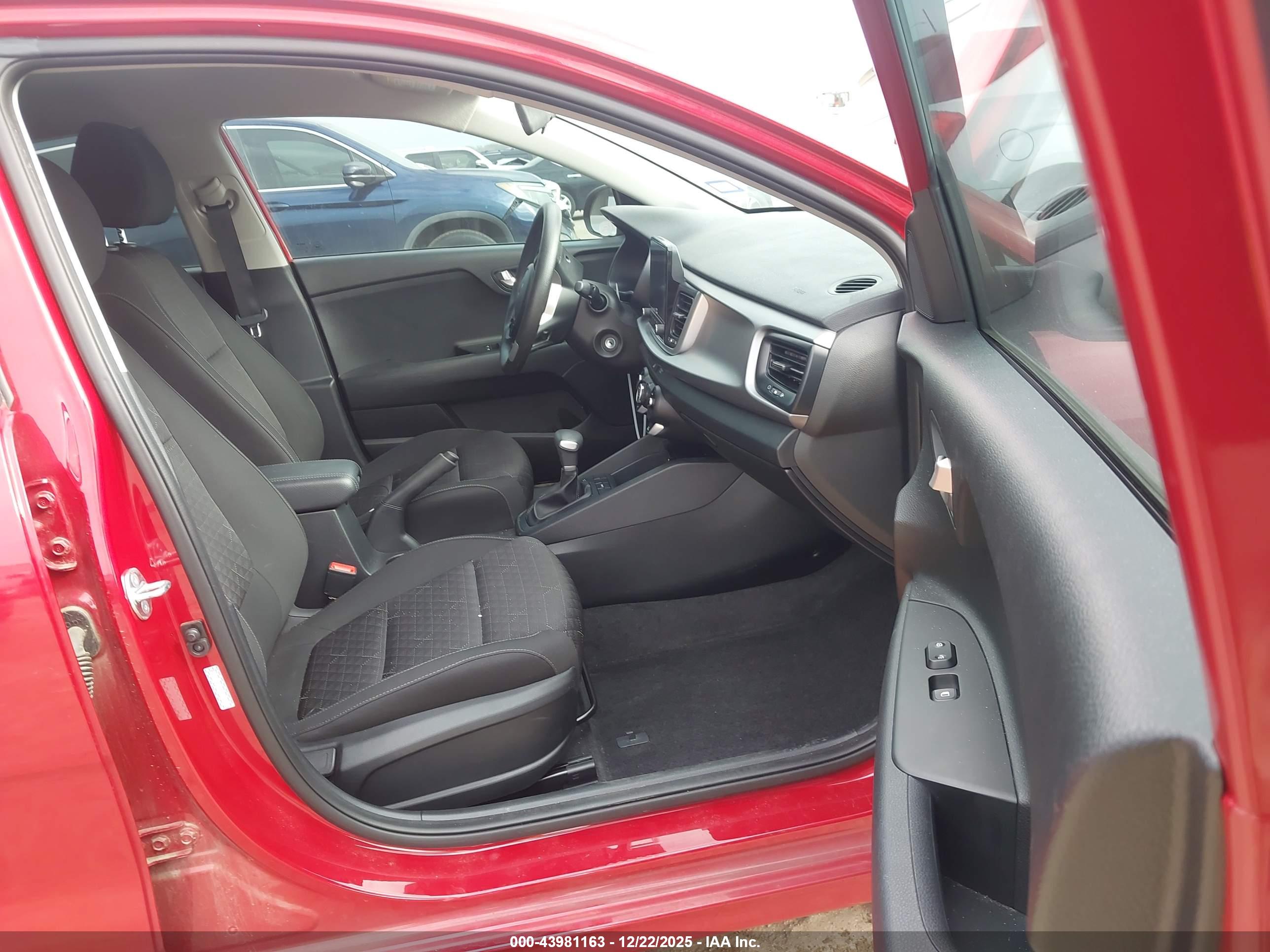 KIA RIO image 5