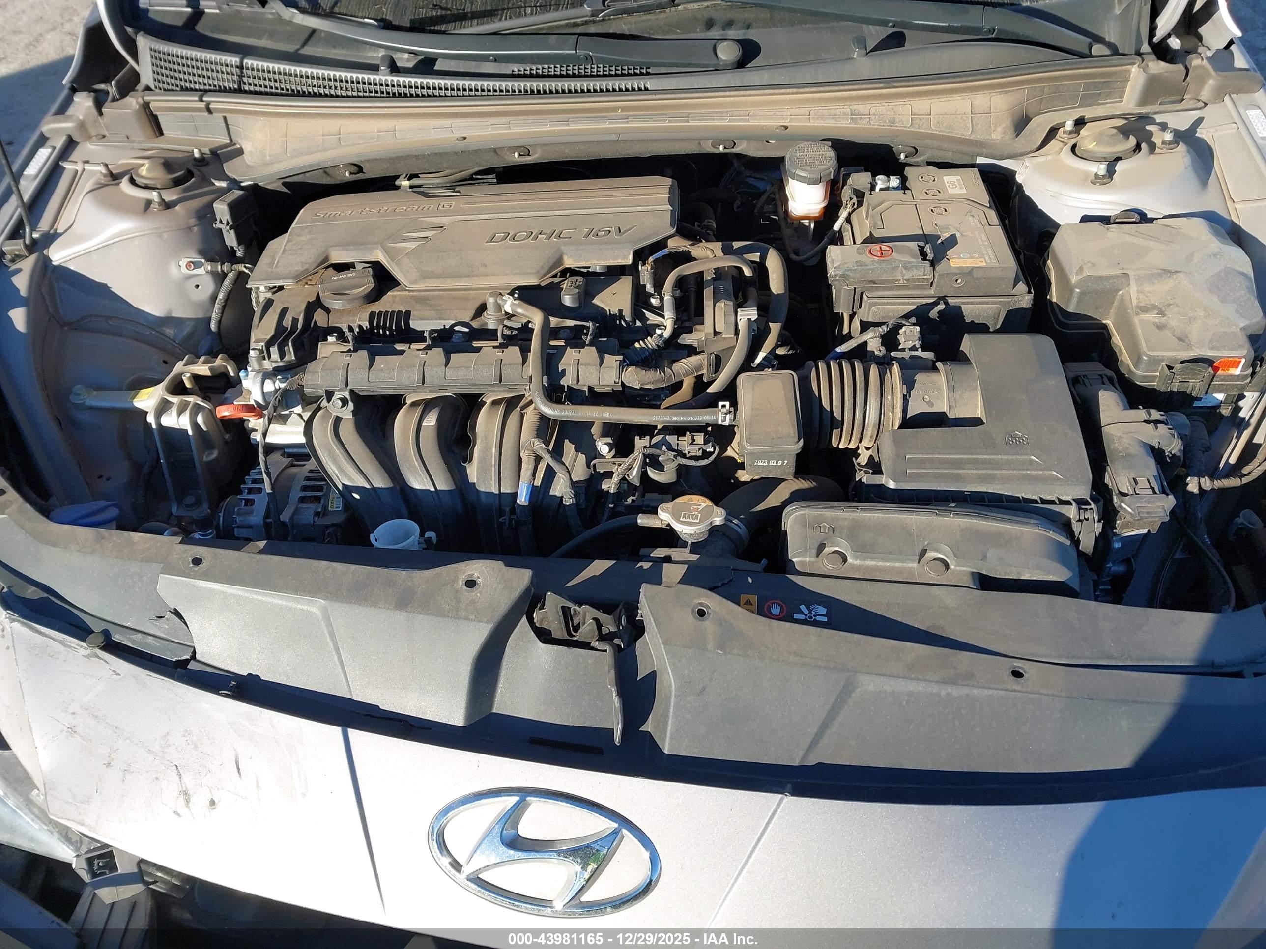 HYUNDAI ELANTRA image 10
