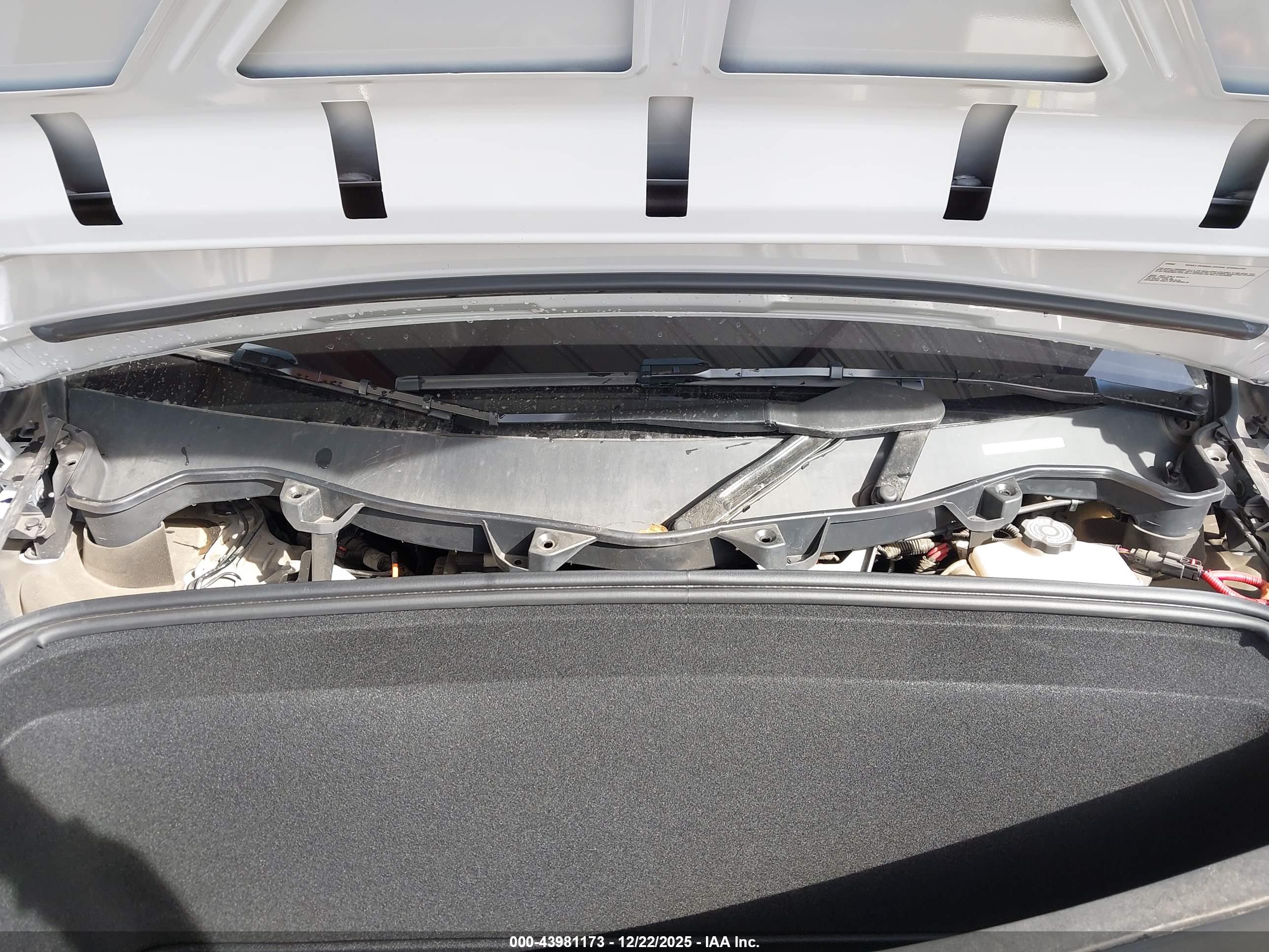 TESLA MODEL image 10