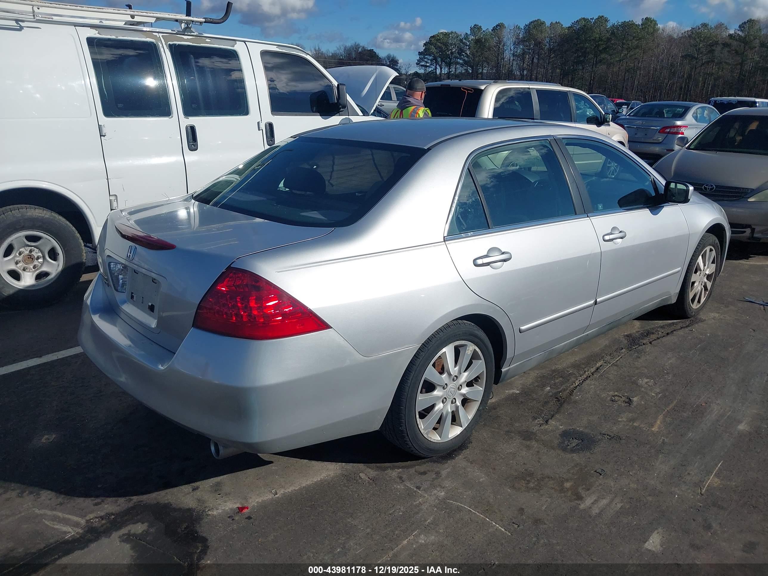 HONDA ACCORD image 4