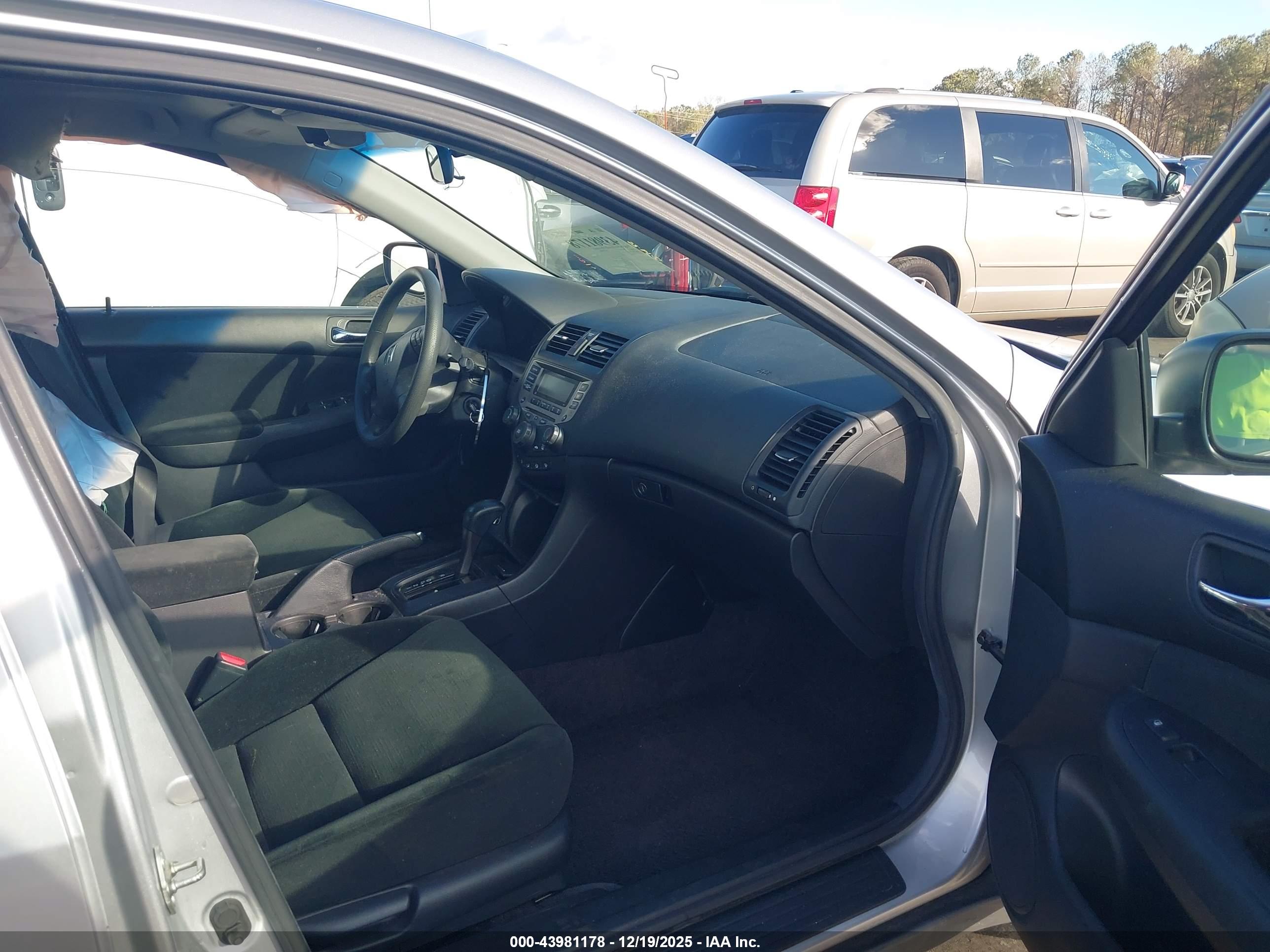 HONDA ACCORD image 5