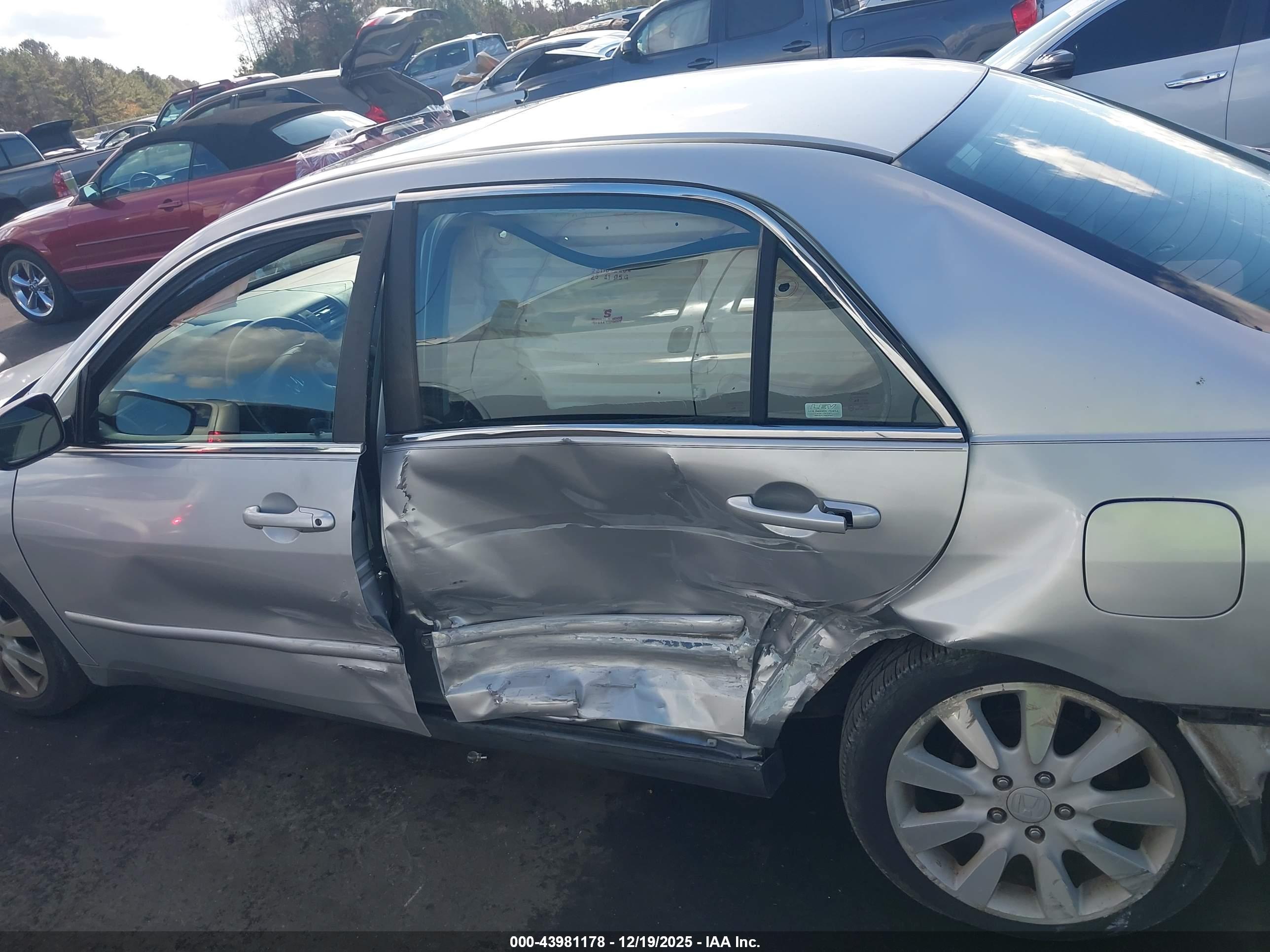 HONDA ACCORD image 6