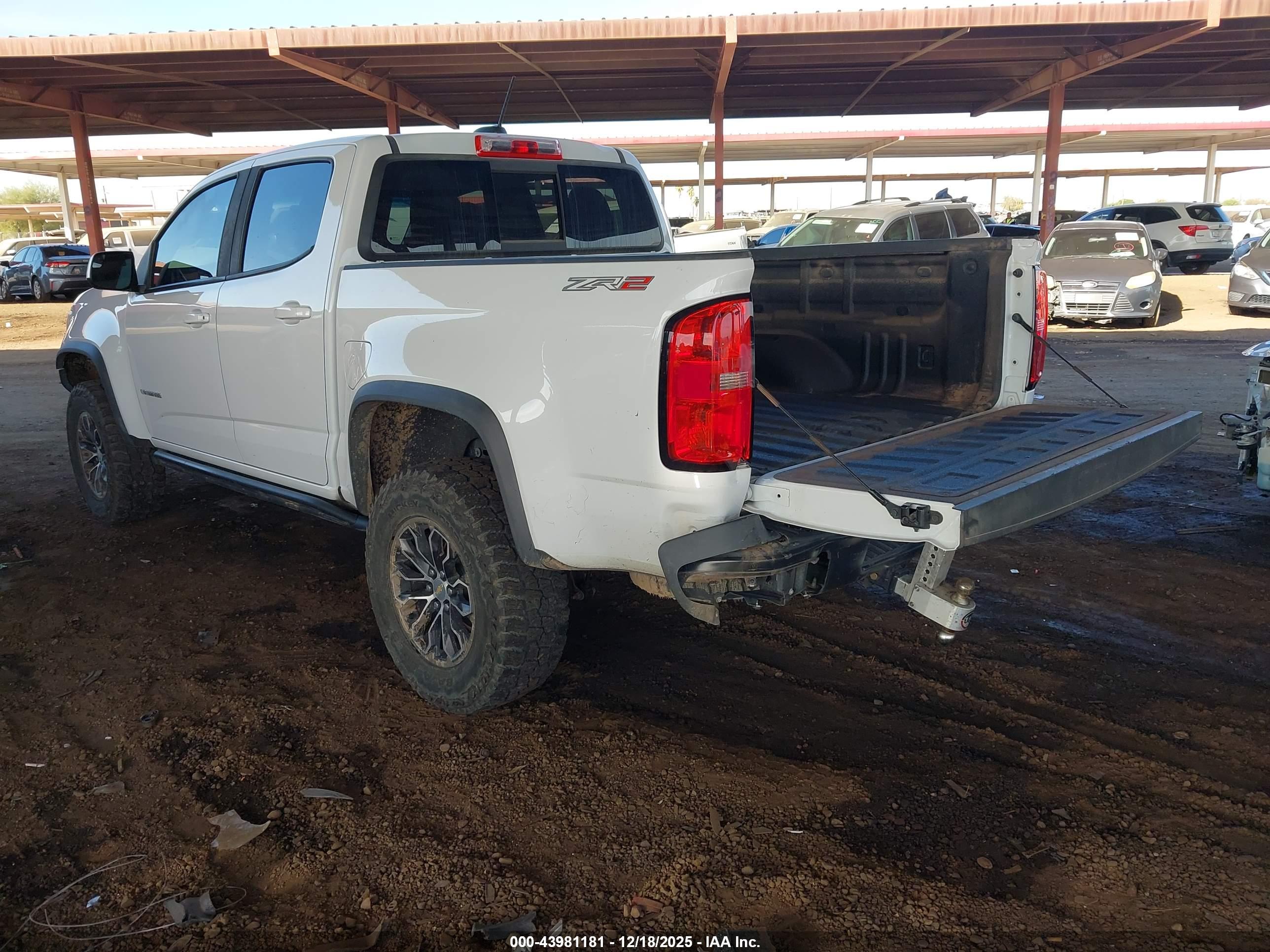 CHEVROLET COLORADO image 3