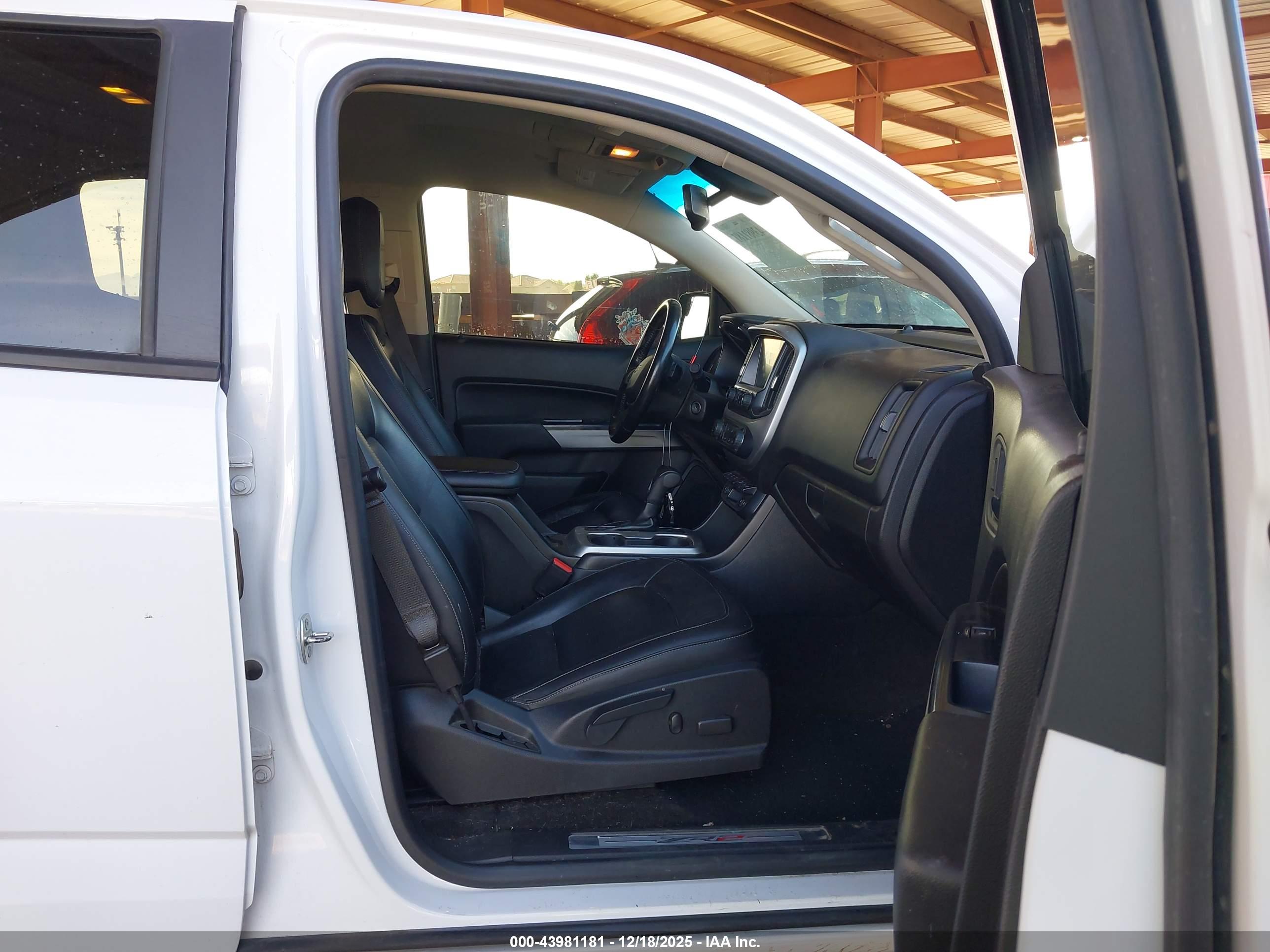 CHEVROLET COLORADO image 5